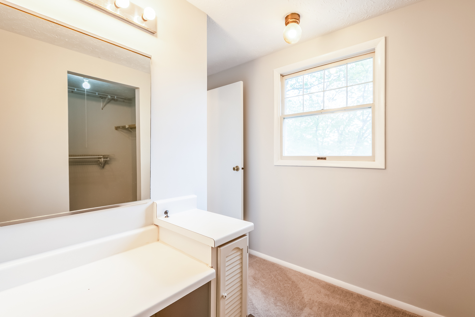 Photo 16 of 22 of 9908 Rickover Ct, Manassas, VA