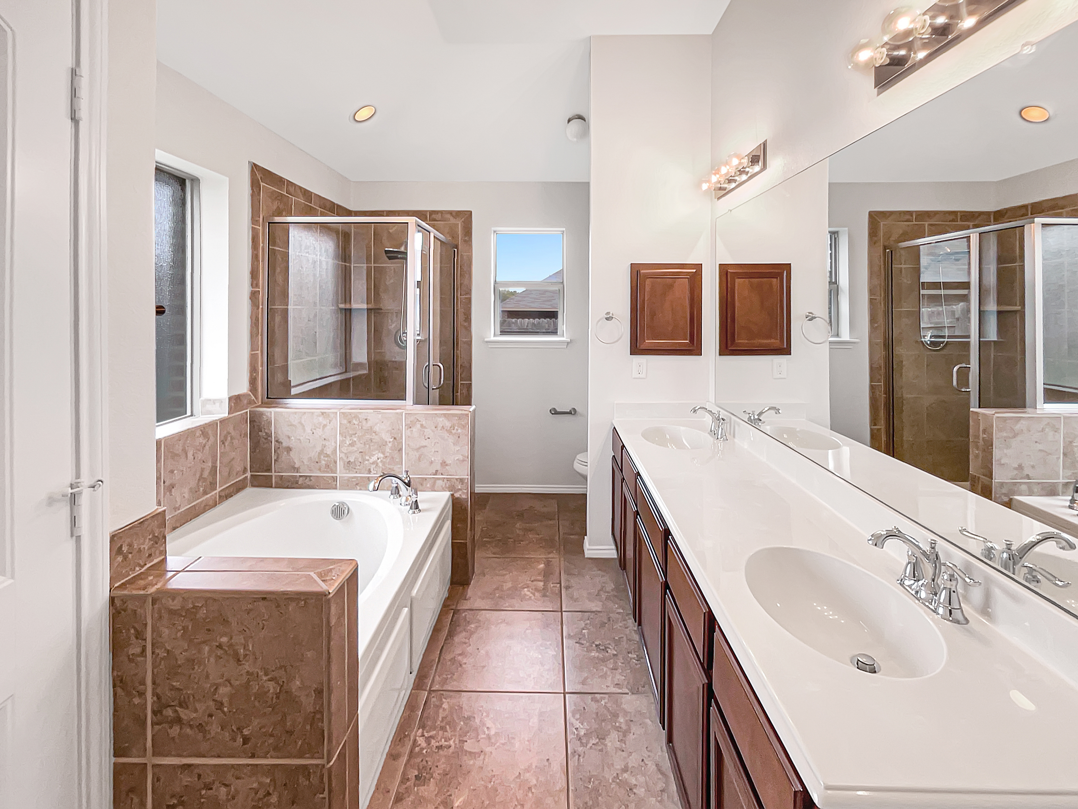 Photo 6 of 16 of 2206 Blue Bayou Dr, Dallas, TX