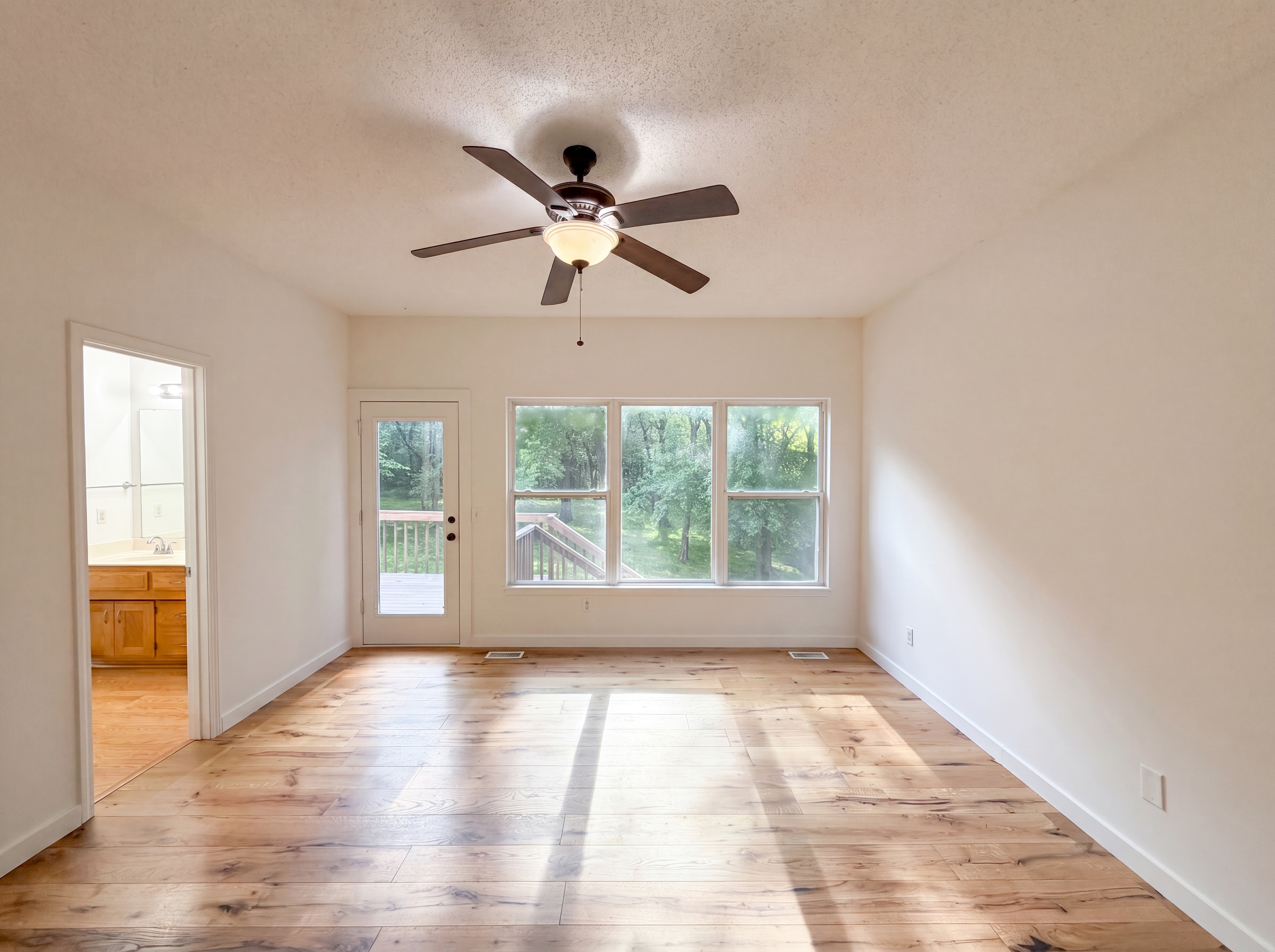 Photo 4 of 20 of 530 NW 1891st Rd, Kingsville, MO