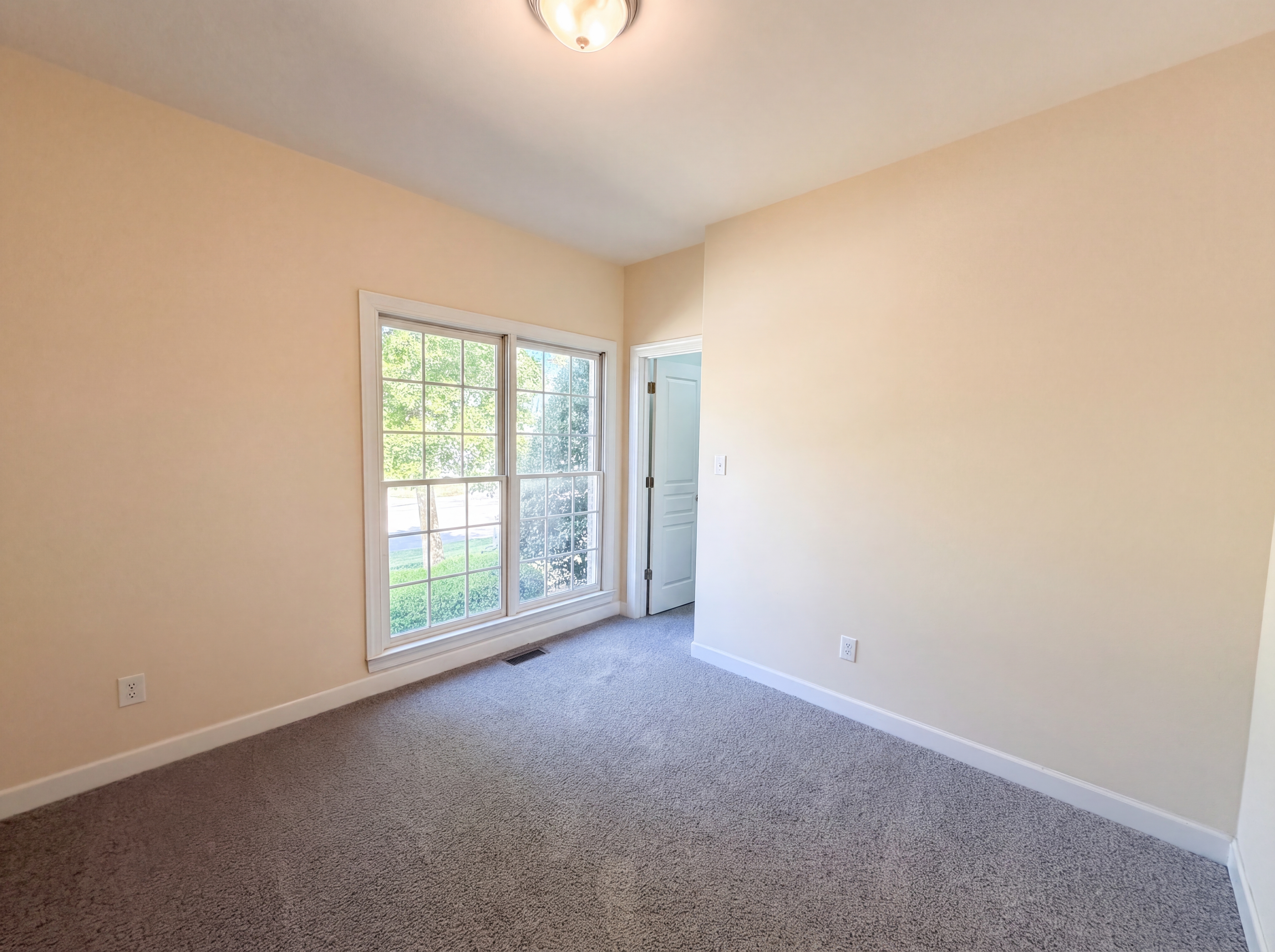 Photo 10 of 16 of 6128 Remington Lake Dr, Raleigh, NC