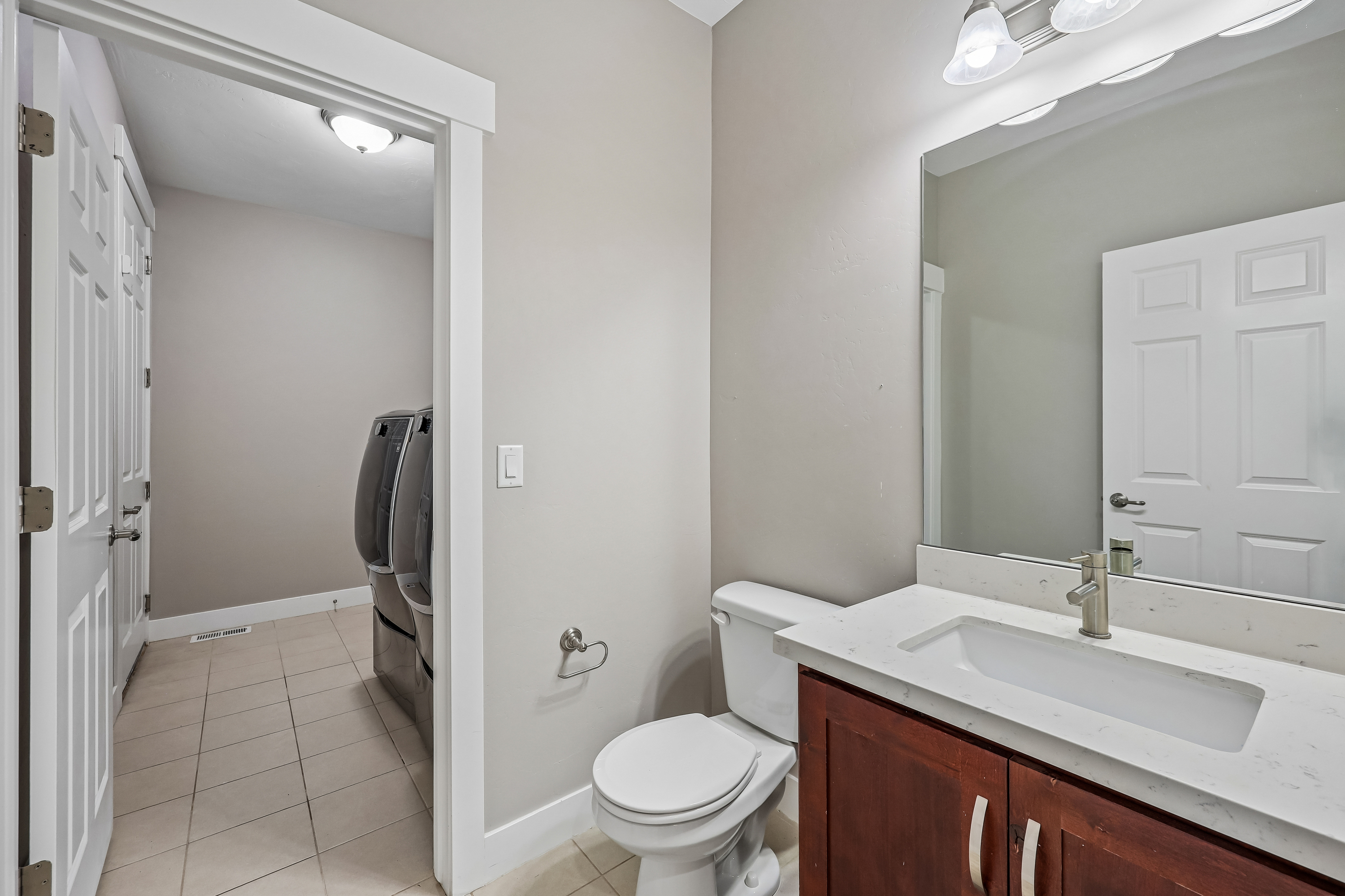 Photo 22 of 41 of 11512 S 4135 W, South Jordan, UT