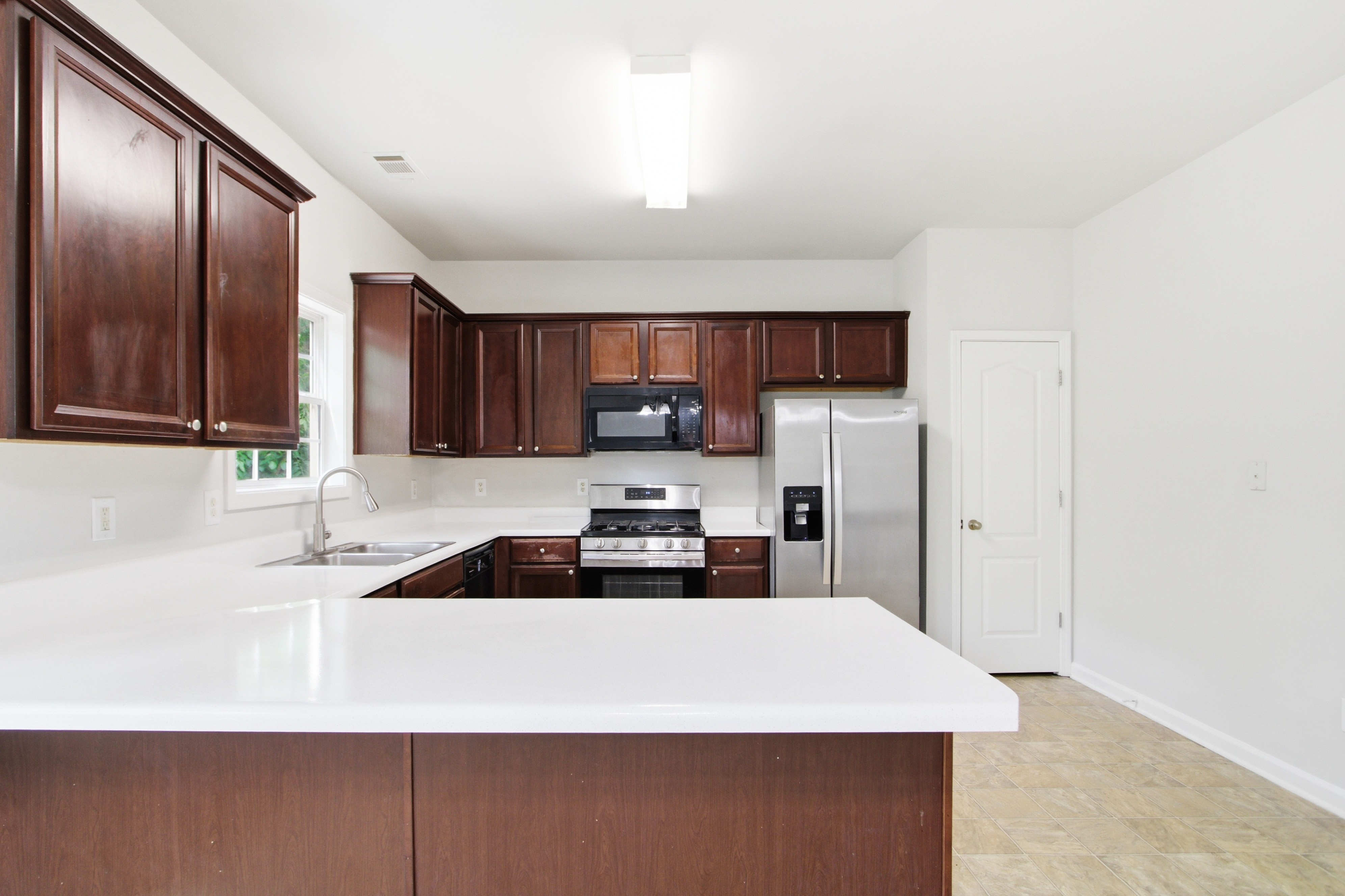 Photo 2 of 41 of 3105 Anneewakee Falls Pkwy, Douglasville, GA