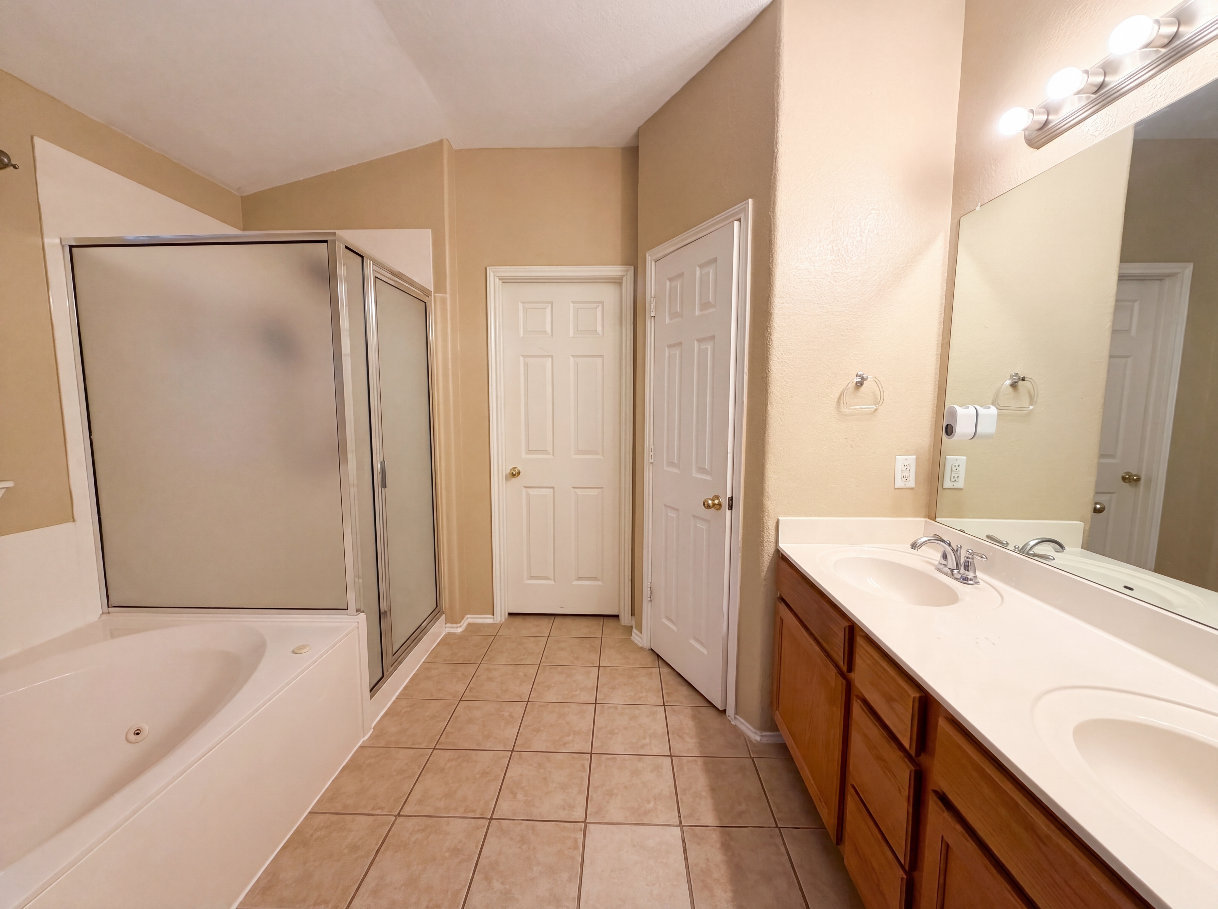 Photo 14 of 21 of 5103 Sydney Harbour Ct, Killeen, TX