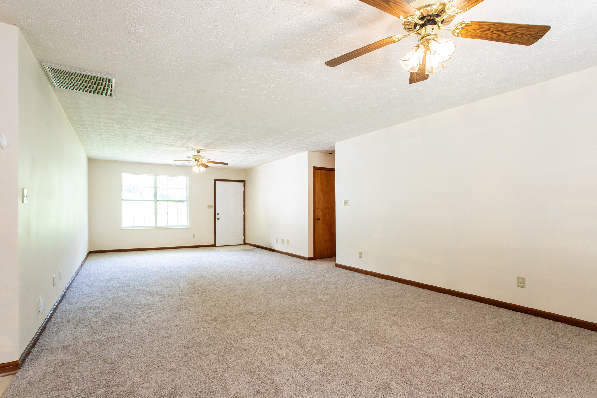 Photo 7 of 12 of 5941 Bridge Garden Rd, Knoxville, TN