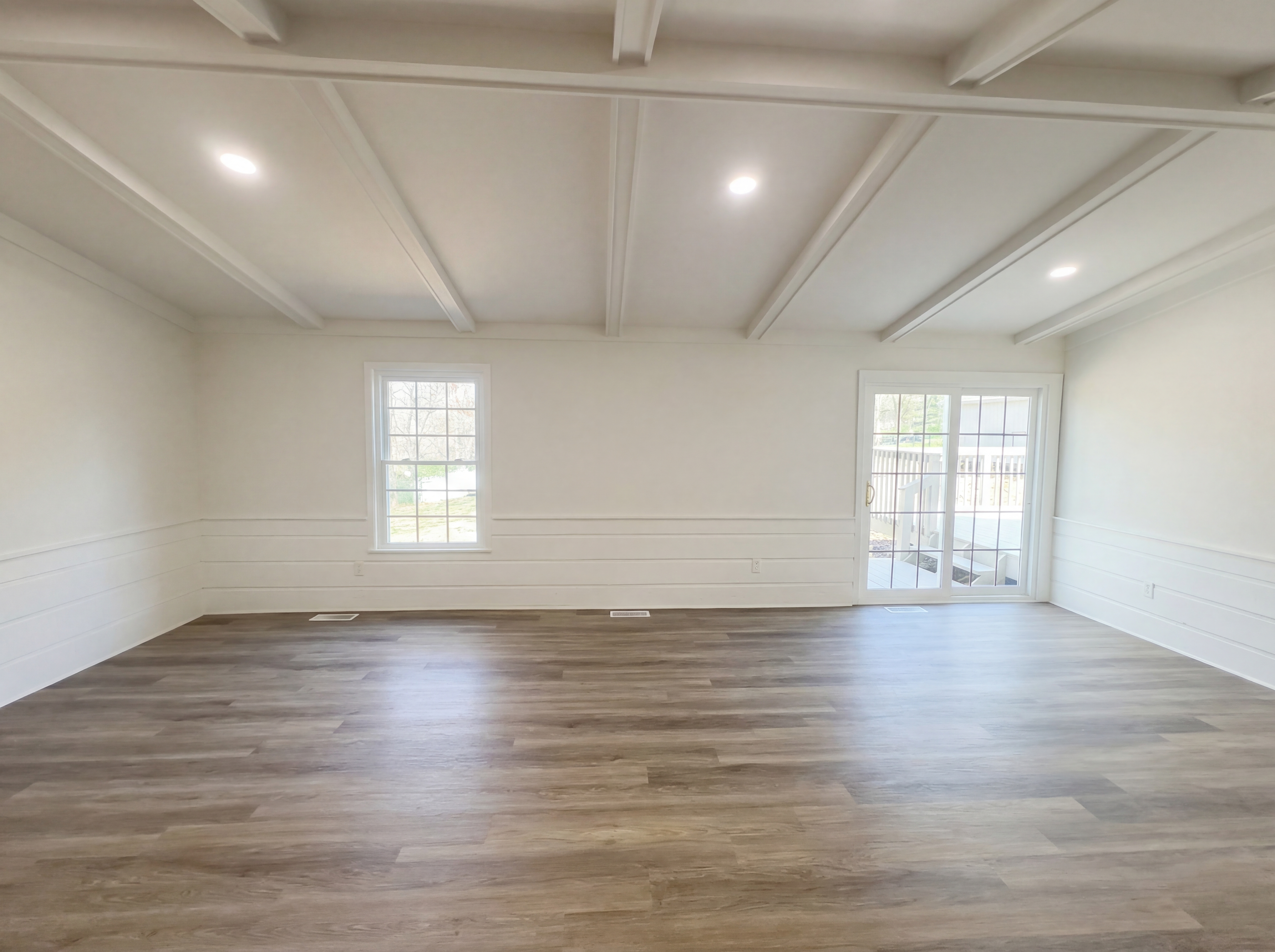 Photo 6 of 19 of 1495 S Peace Haven Rd, Clemmons, NC