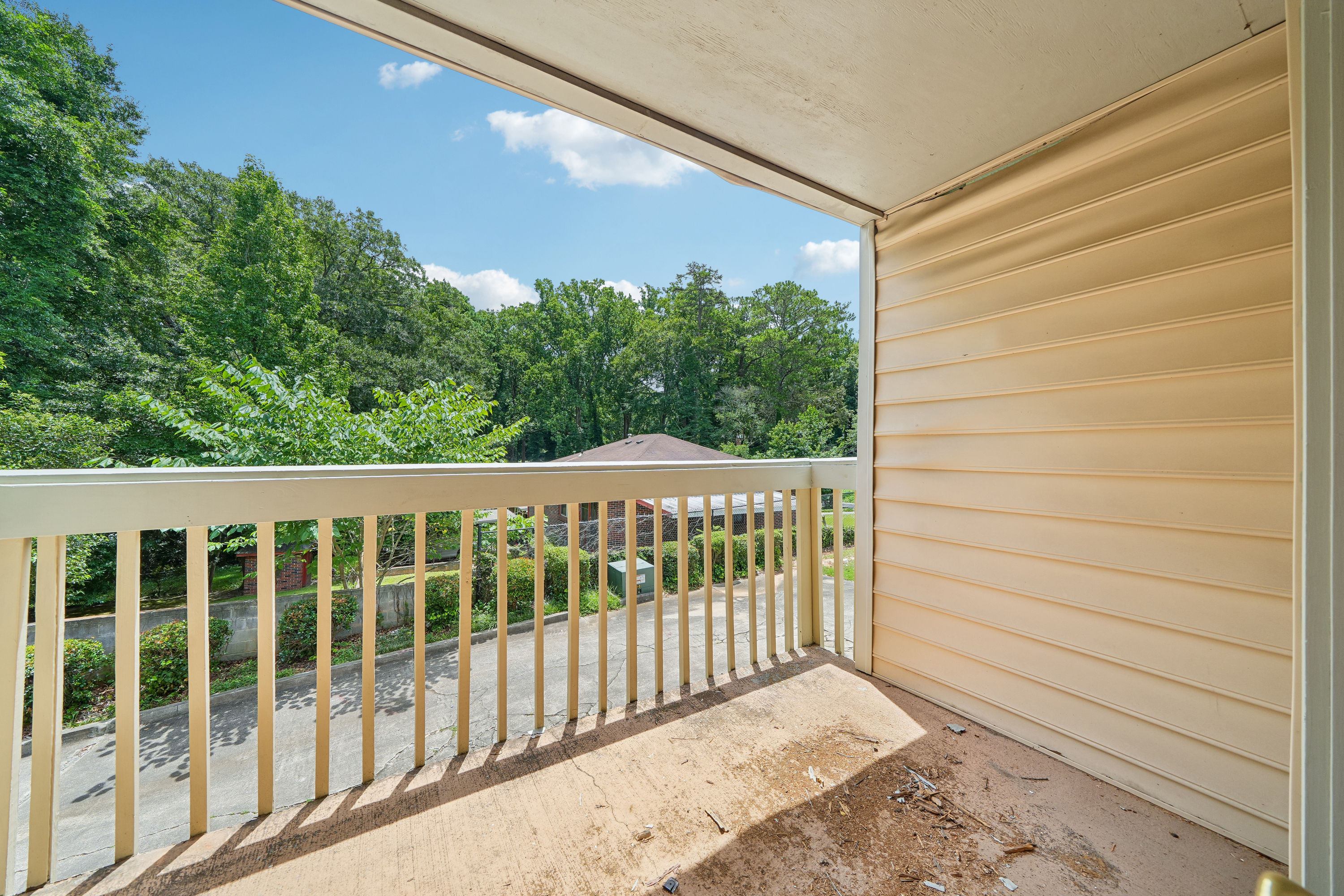 Photo 17 of 33 of 19 Belmonte Ct SW, Atlanta, GA