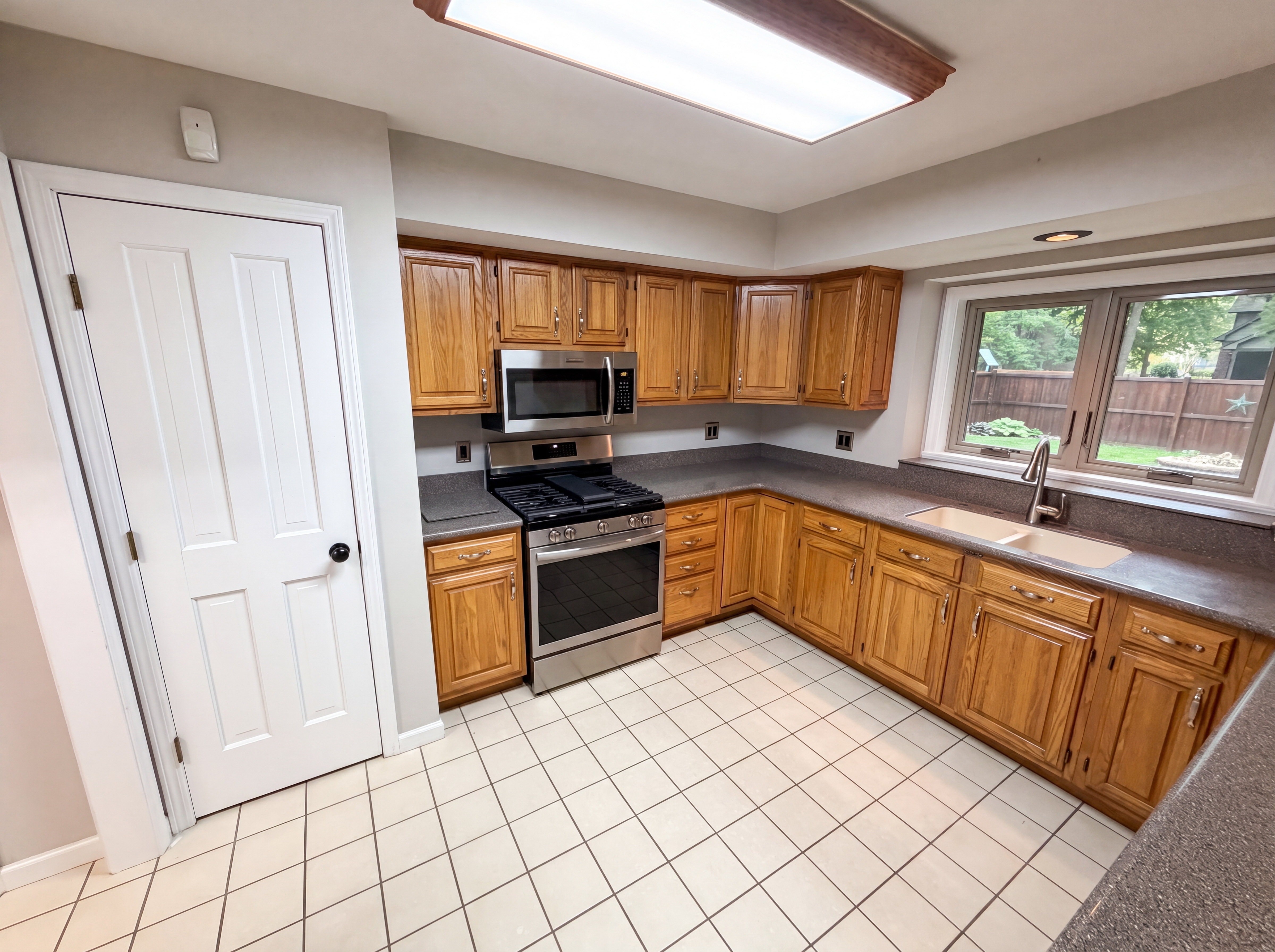 Photo 2 of 27 of 656 MacBeth Dr, Avon, IN