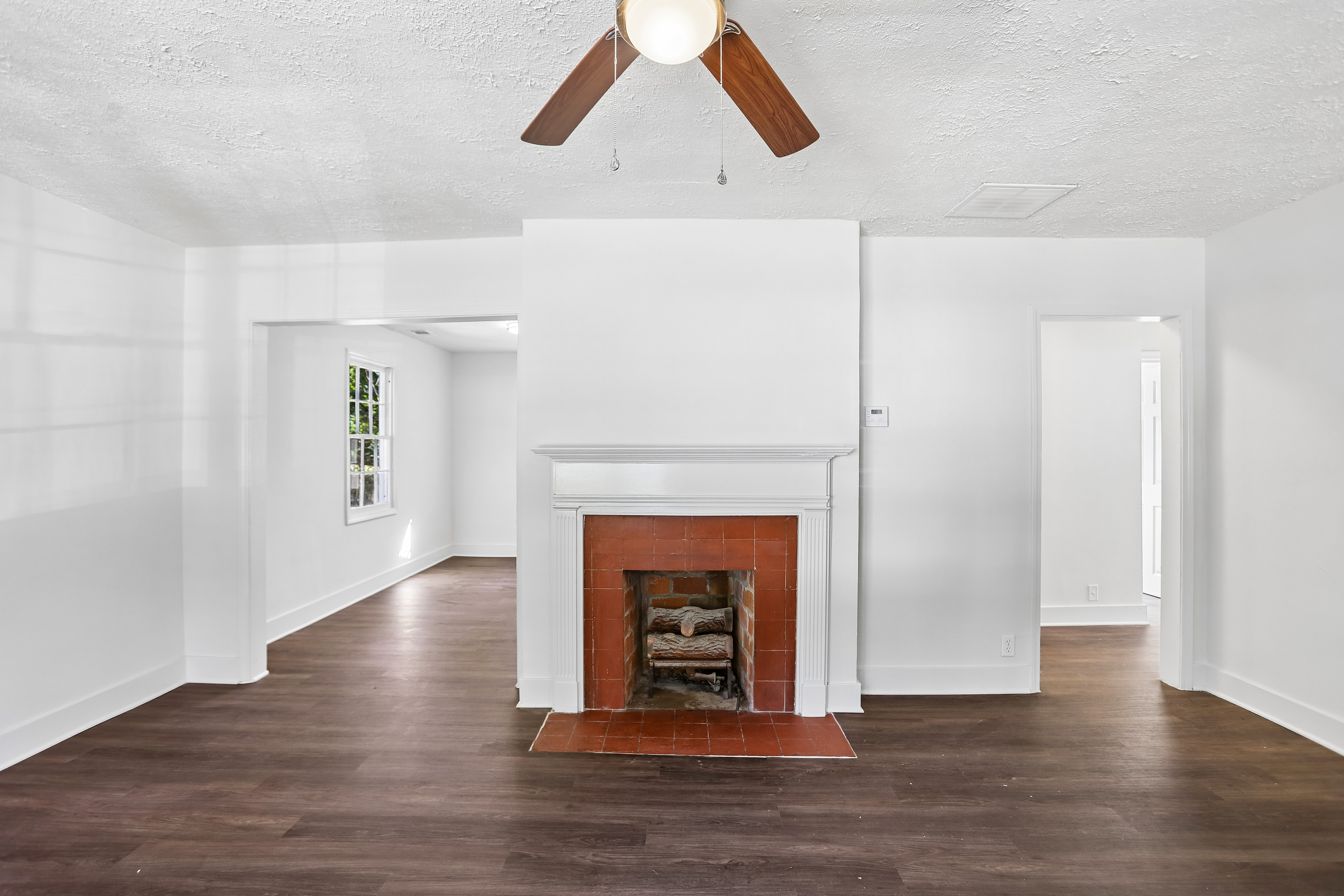 Photo 14 of 53 of 1330 Lynford Dr SW, Atlanta, GA