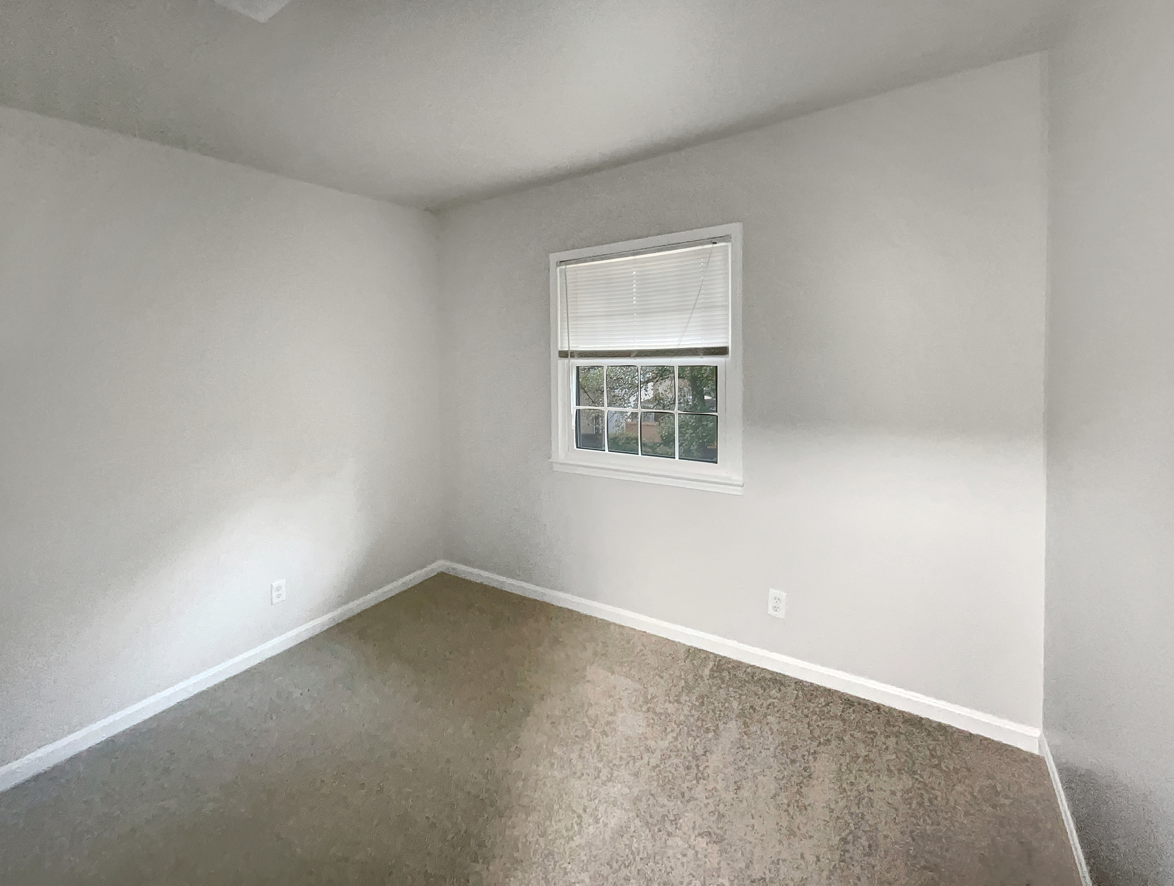 Photo 16 of 22 of 14849 Leicester Ct, Centreville, VA