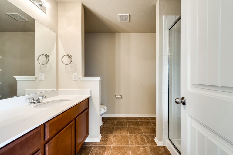 Photo 14 of 26 - 1409 N Houston St, Royse City, TX 75189
