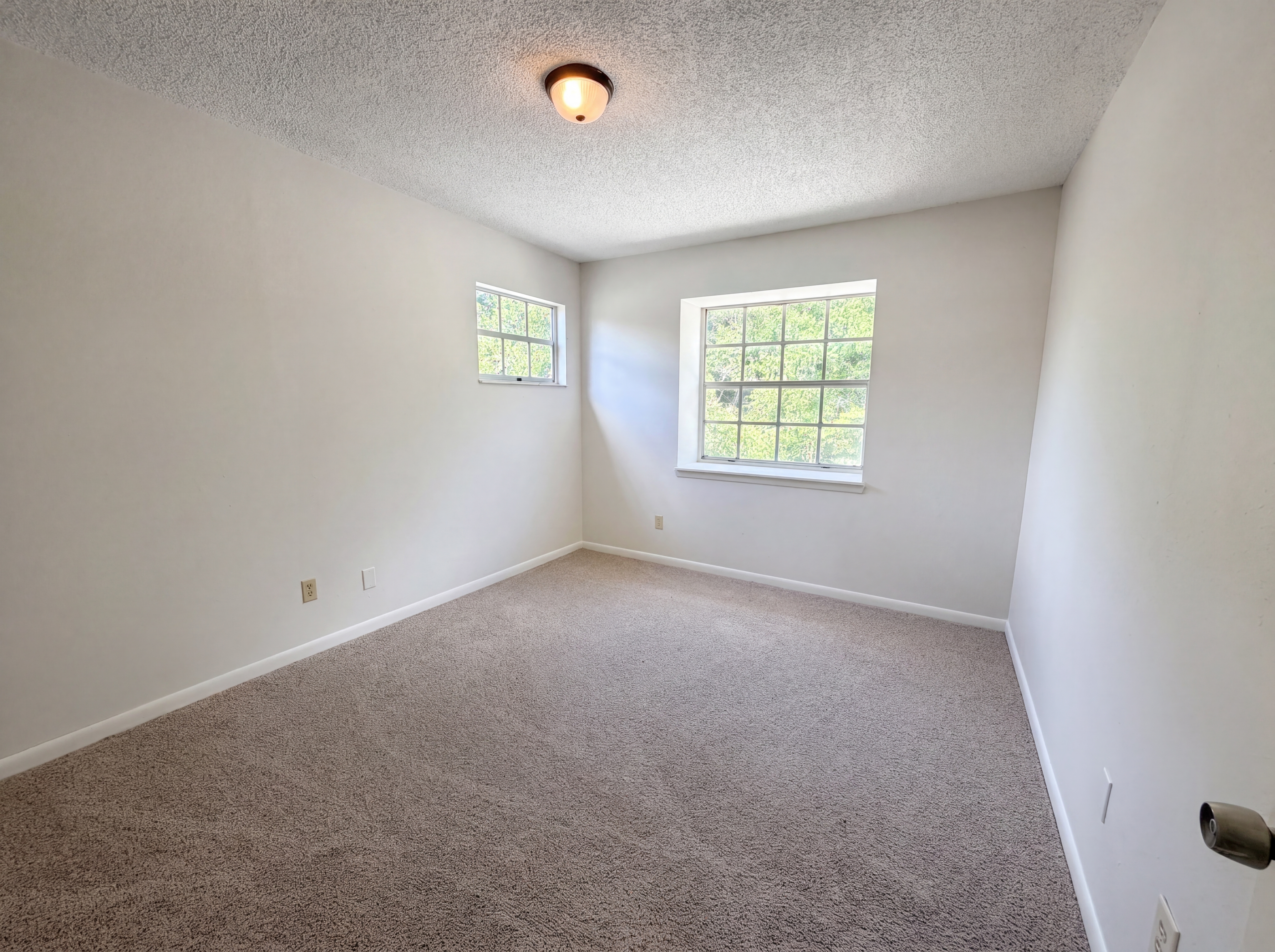 Photo 4 of 29 of 2534 Victarra Cir, Lutz, FL