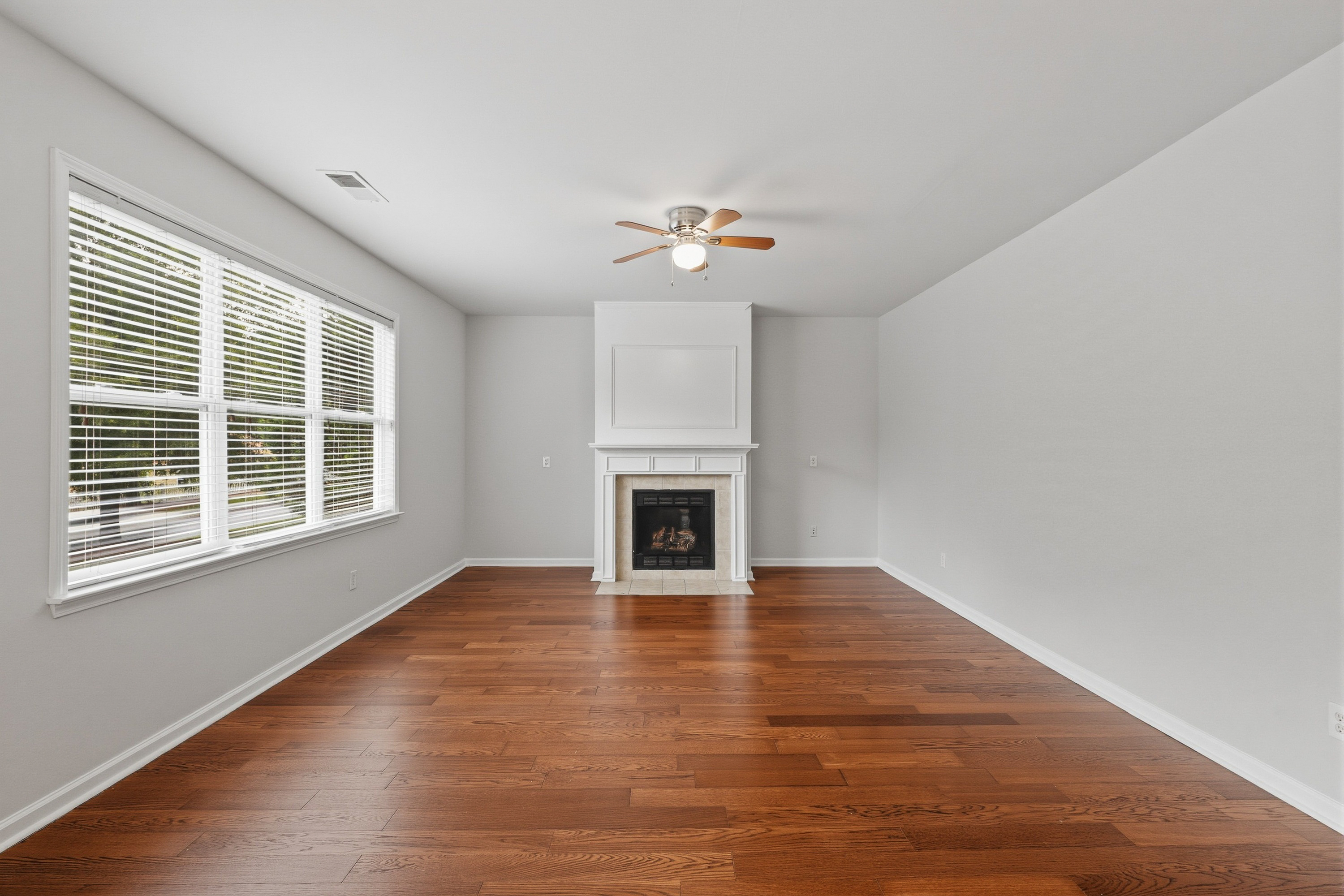 Photo 3 of 64 of 7295 Madison Cir, Union City, GA