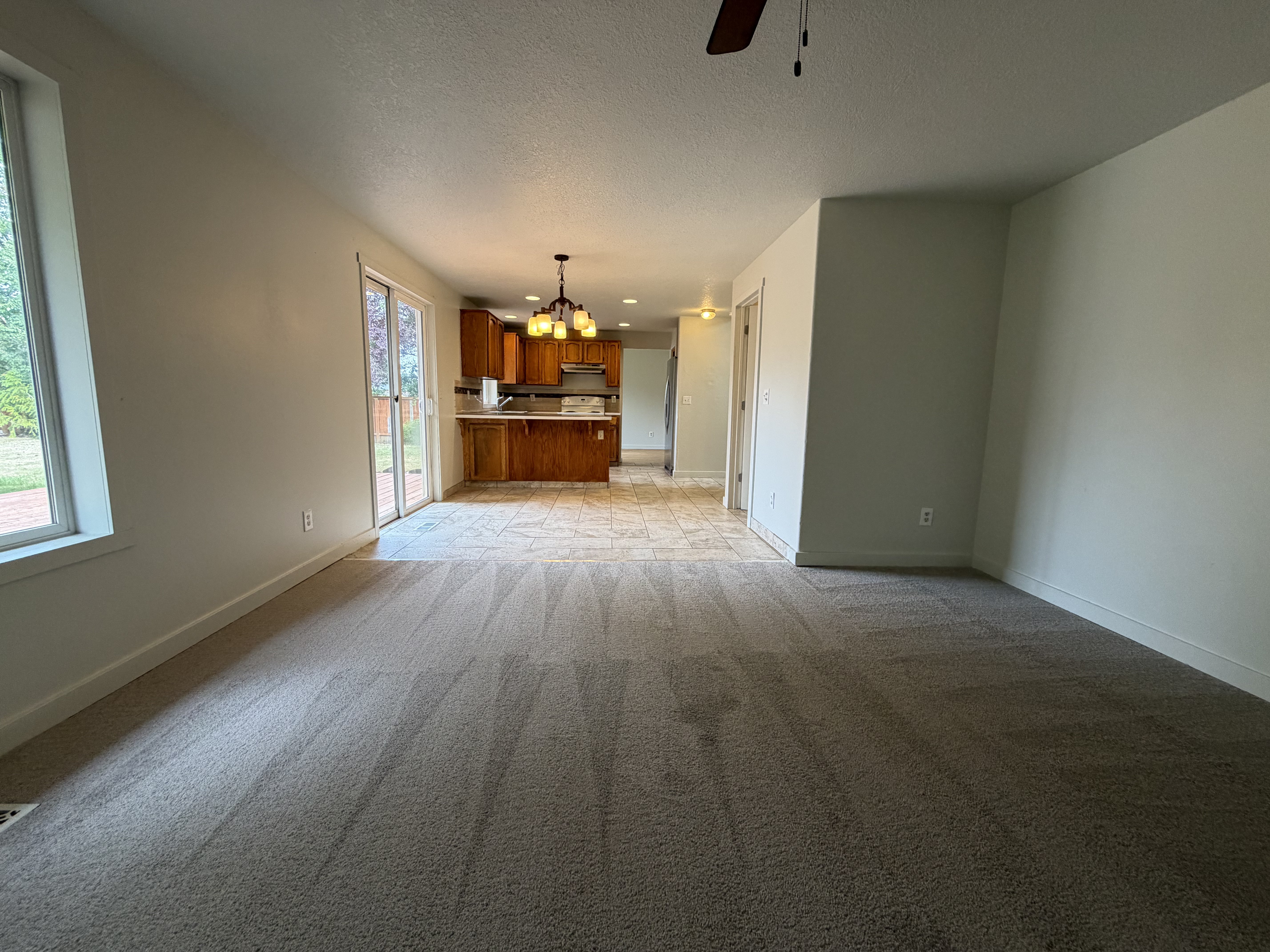 Photo 3 of 24 of 1320 NW 5th Ct, Battle Ground, WA