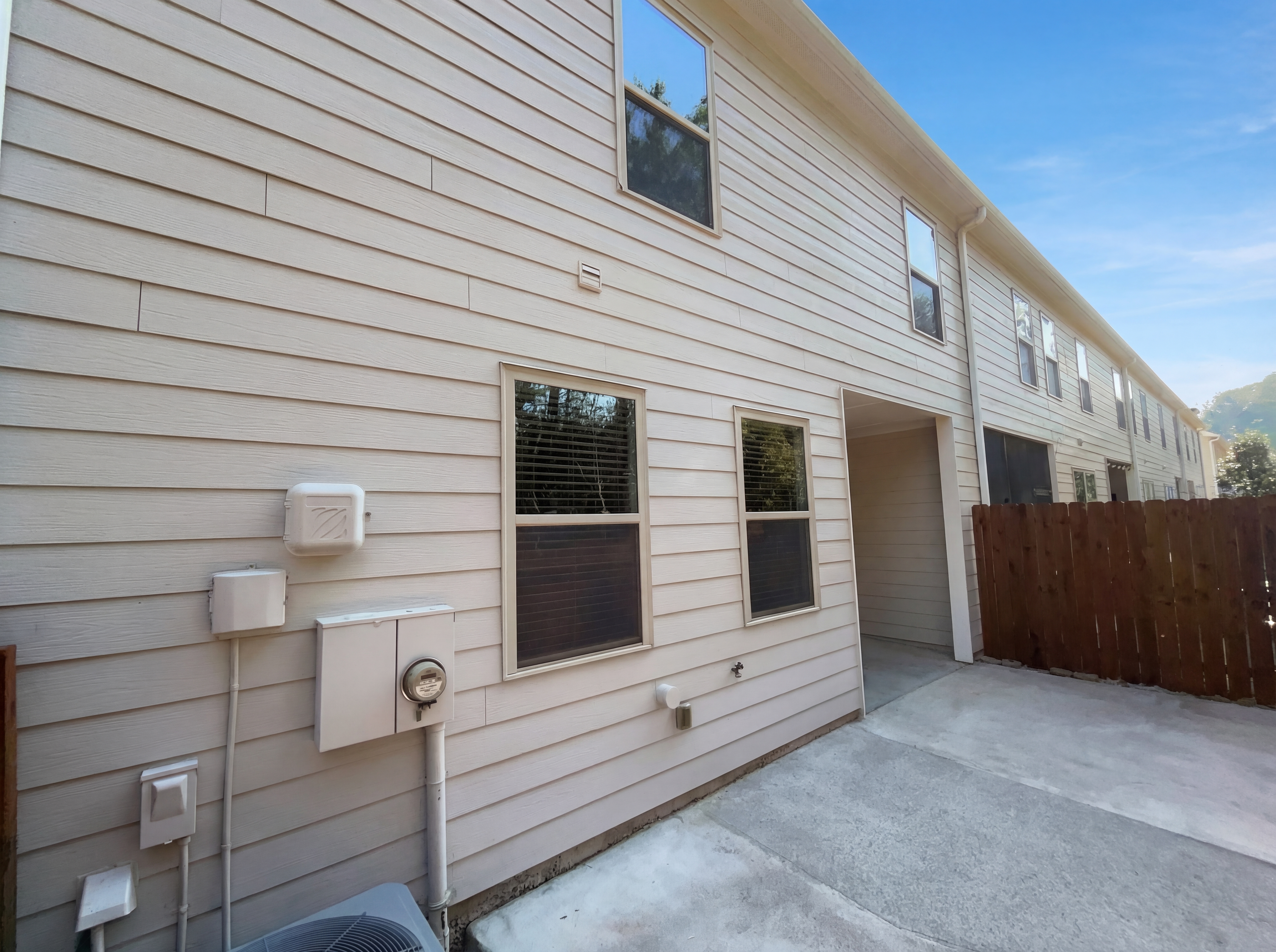 Photo 5 of 19 of 220 Madison Ave, Acworth, GA
