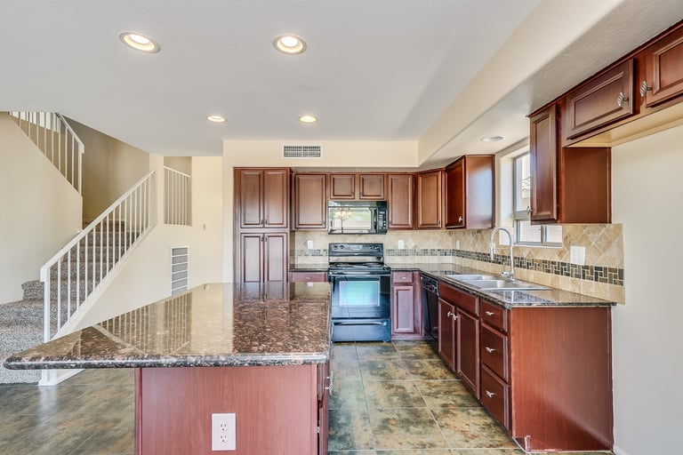 Photo 6 of 35 - 472 W Love Rd, San Tan Valley, AZ 85143