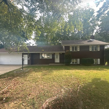 Property photo 1 of 1750 Clinton St