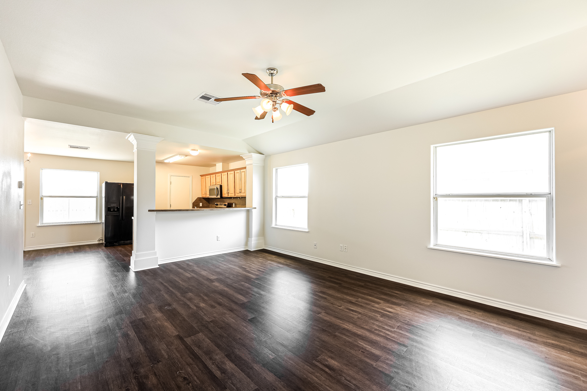 Photo 8 of 22 of 7508 Star Harbor Dr, Corpus Christi, TX