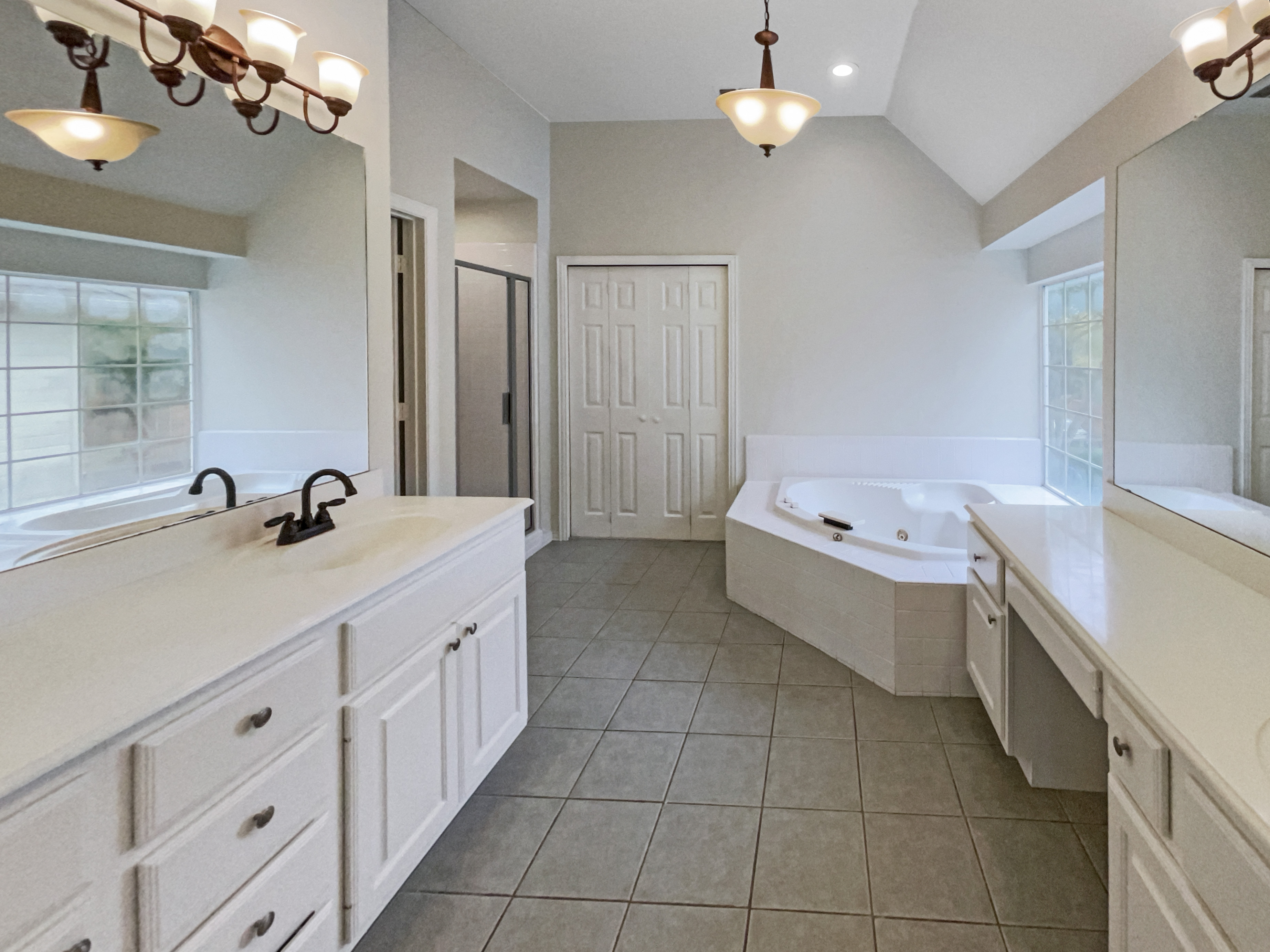 Photo 7 of 41 of 413 Thunderbrook Rd, Garland, TX