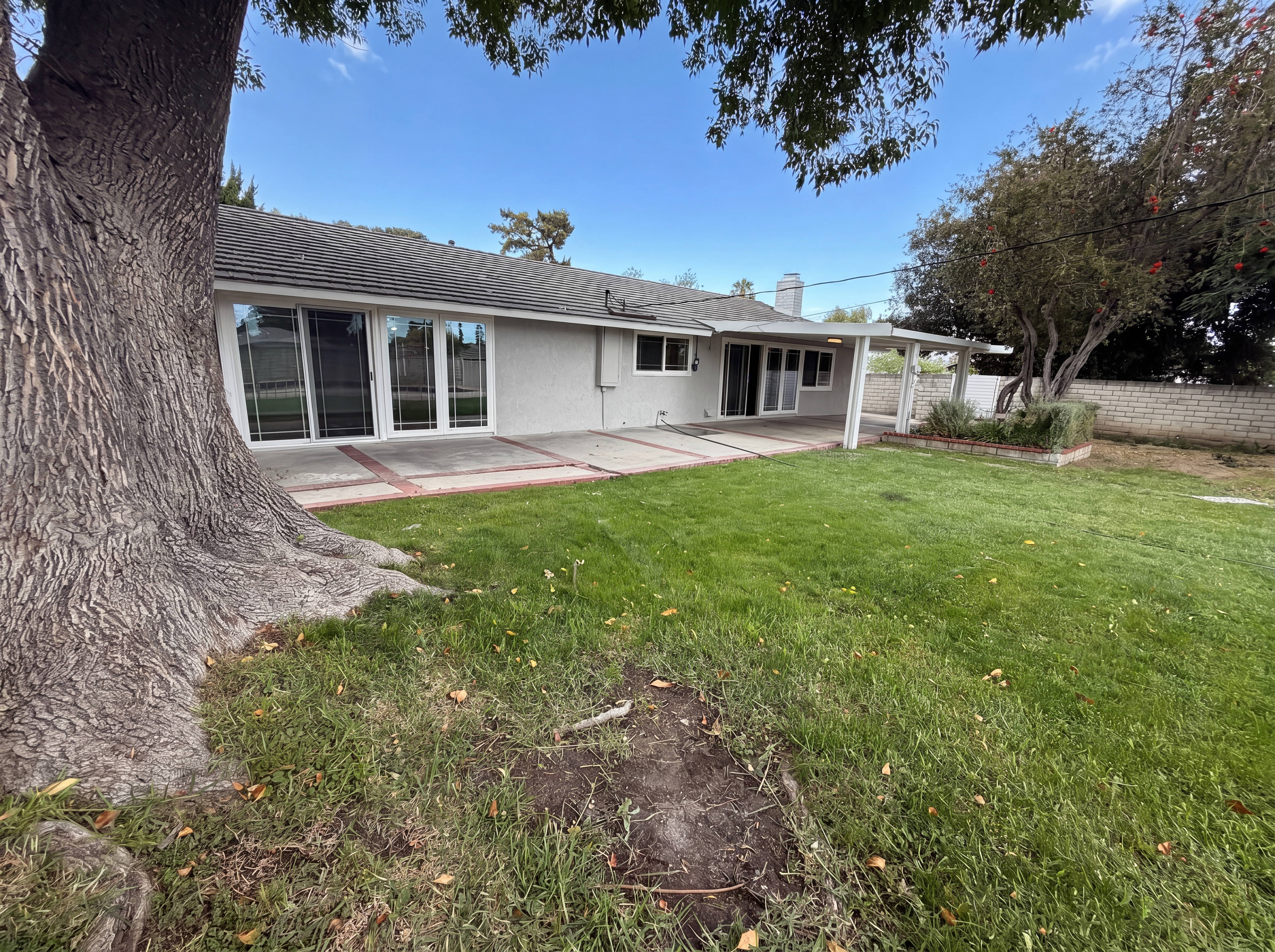Photo 5 of 29 of 18400 Bermuda St, LOS ANGELES, CA