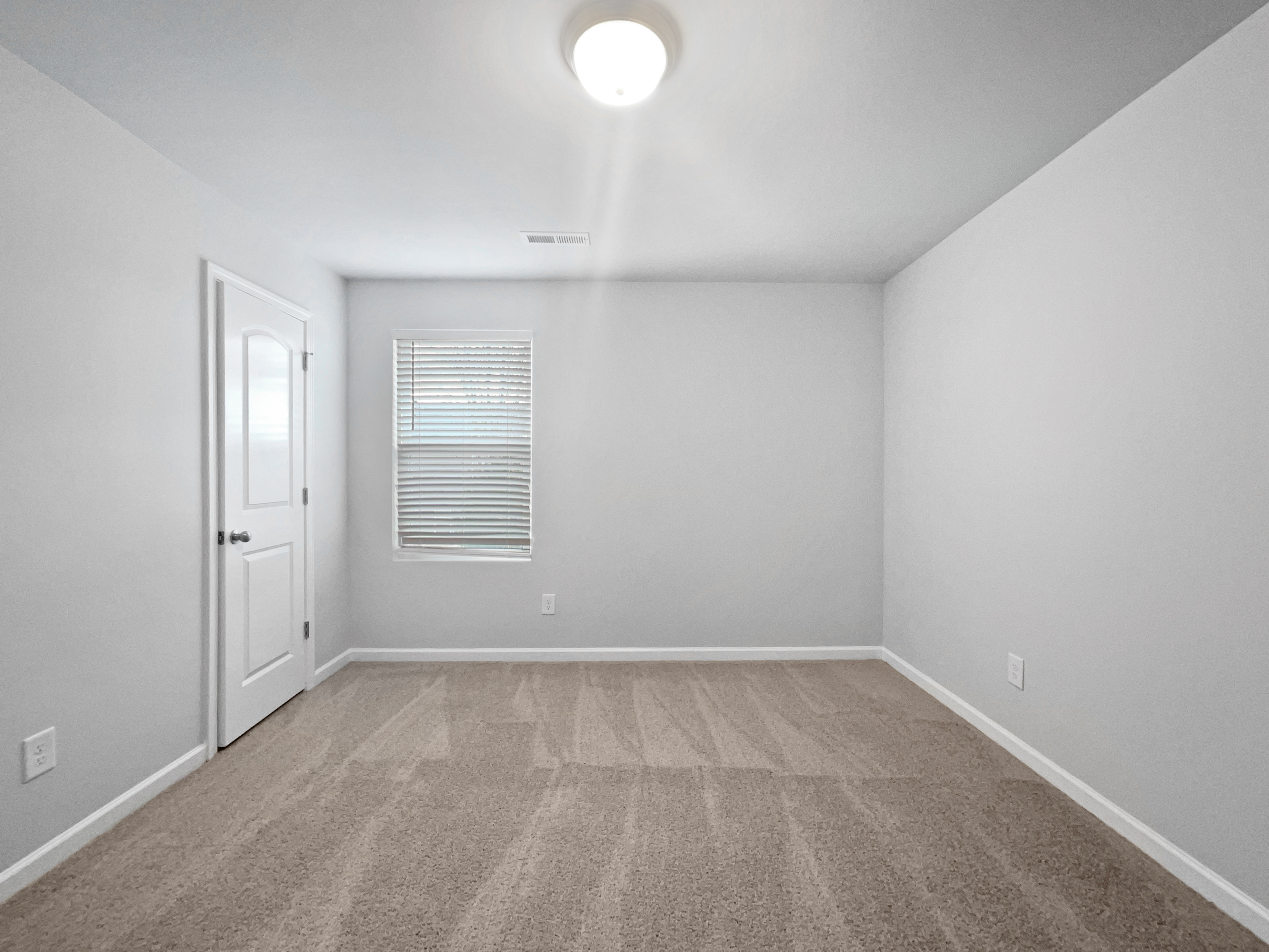 Photo 12 of 17 of 324 Valerie Dr, Lincolnton, NC