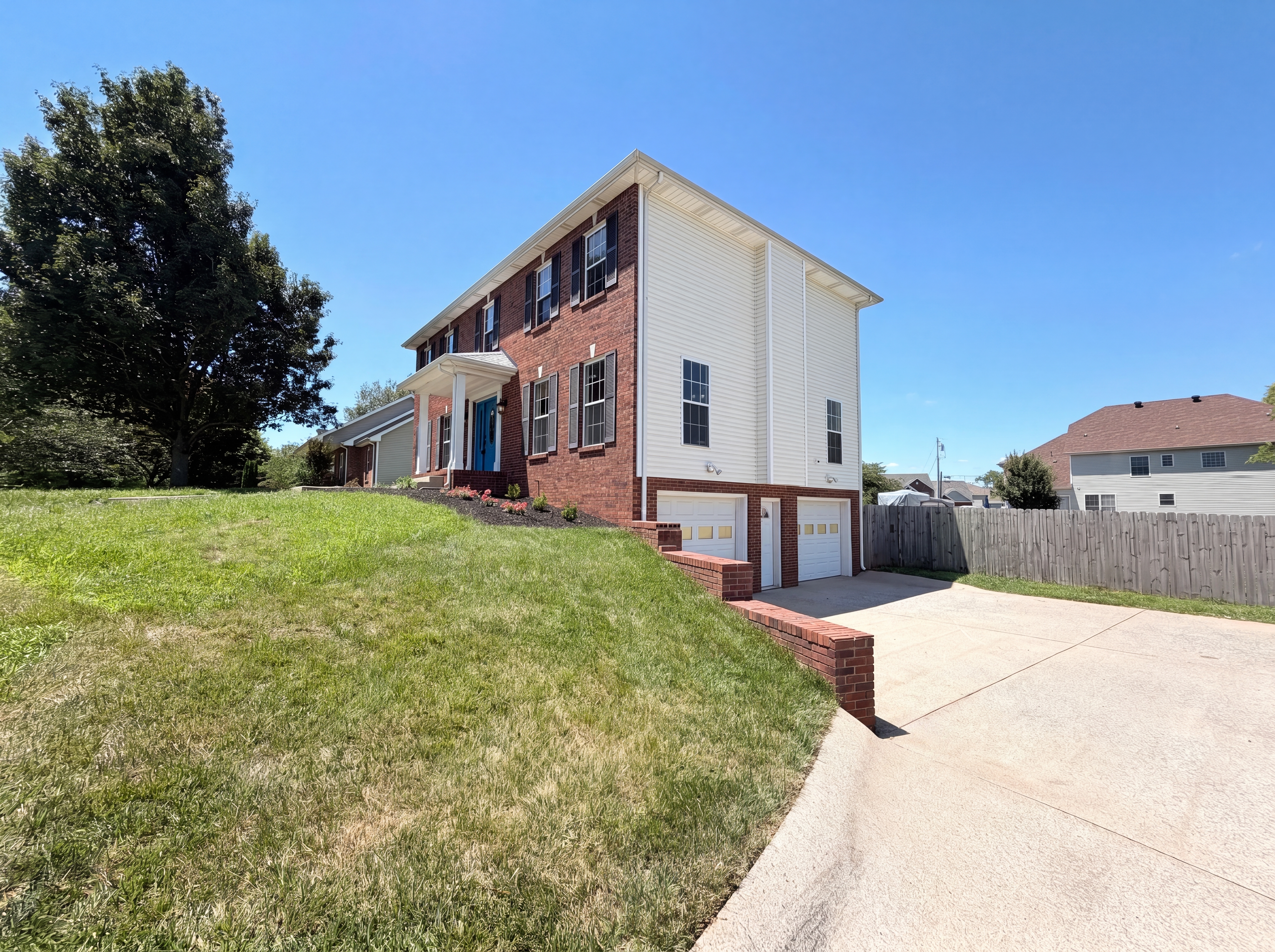 Photo 20 of 24 of 1117 Thornberry Dr, Clarksville, TN