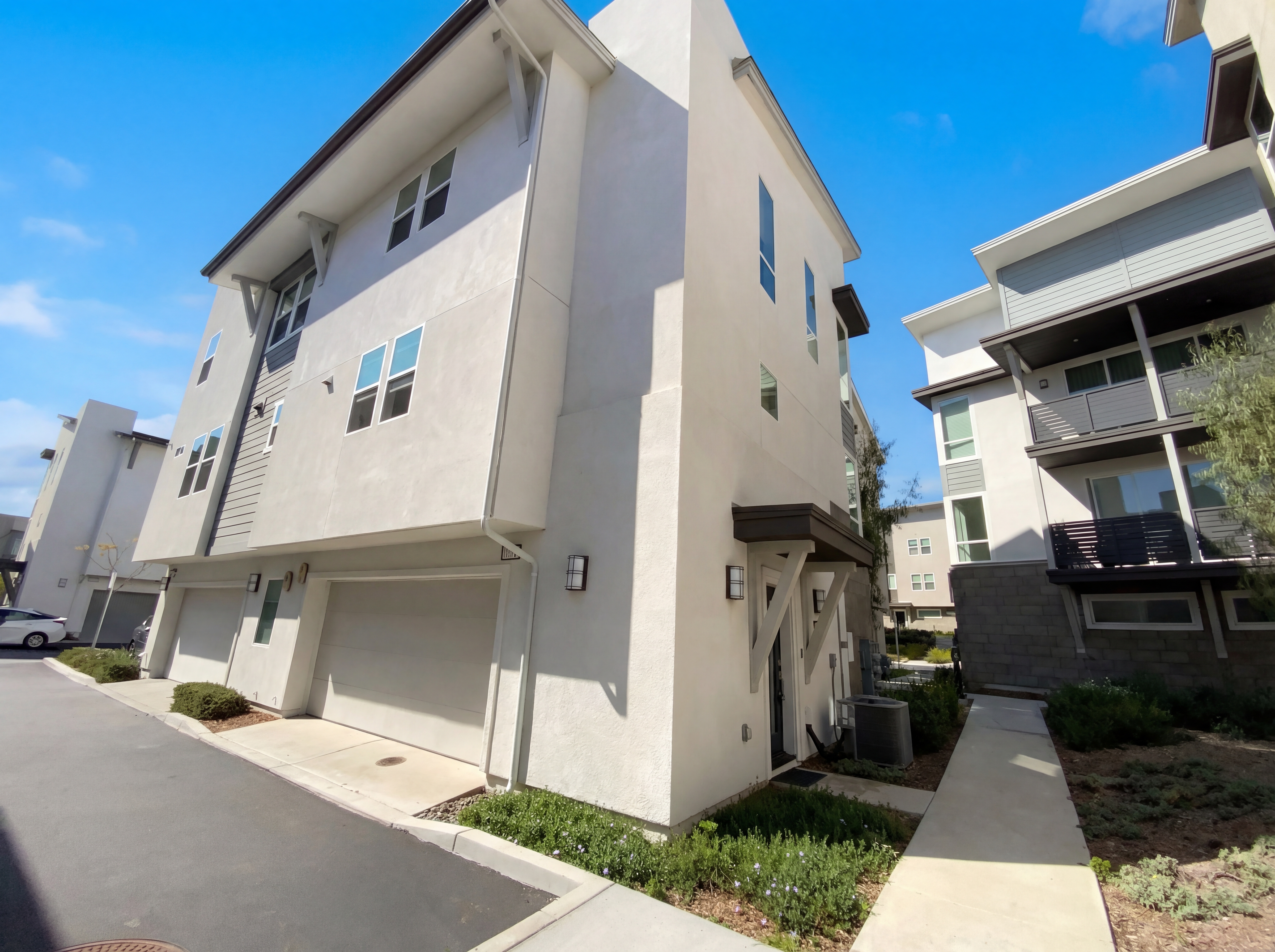 Photo 5 of 18 of 10462 Newbliss Way, San Diego, CA