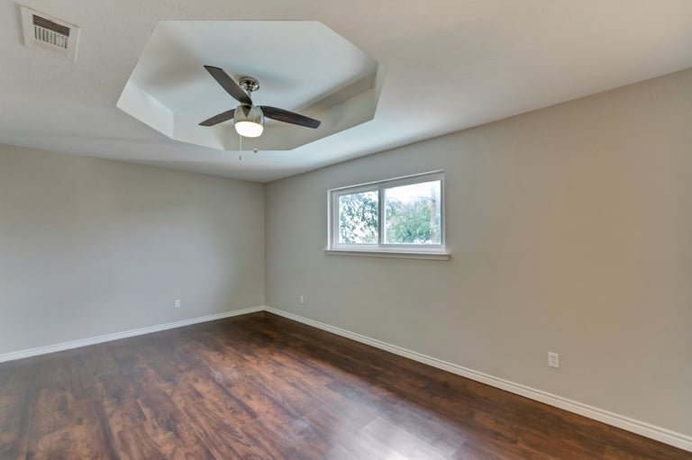 Photo 24 of 40 - 1526 Jody Ln, Irving, TX 75061