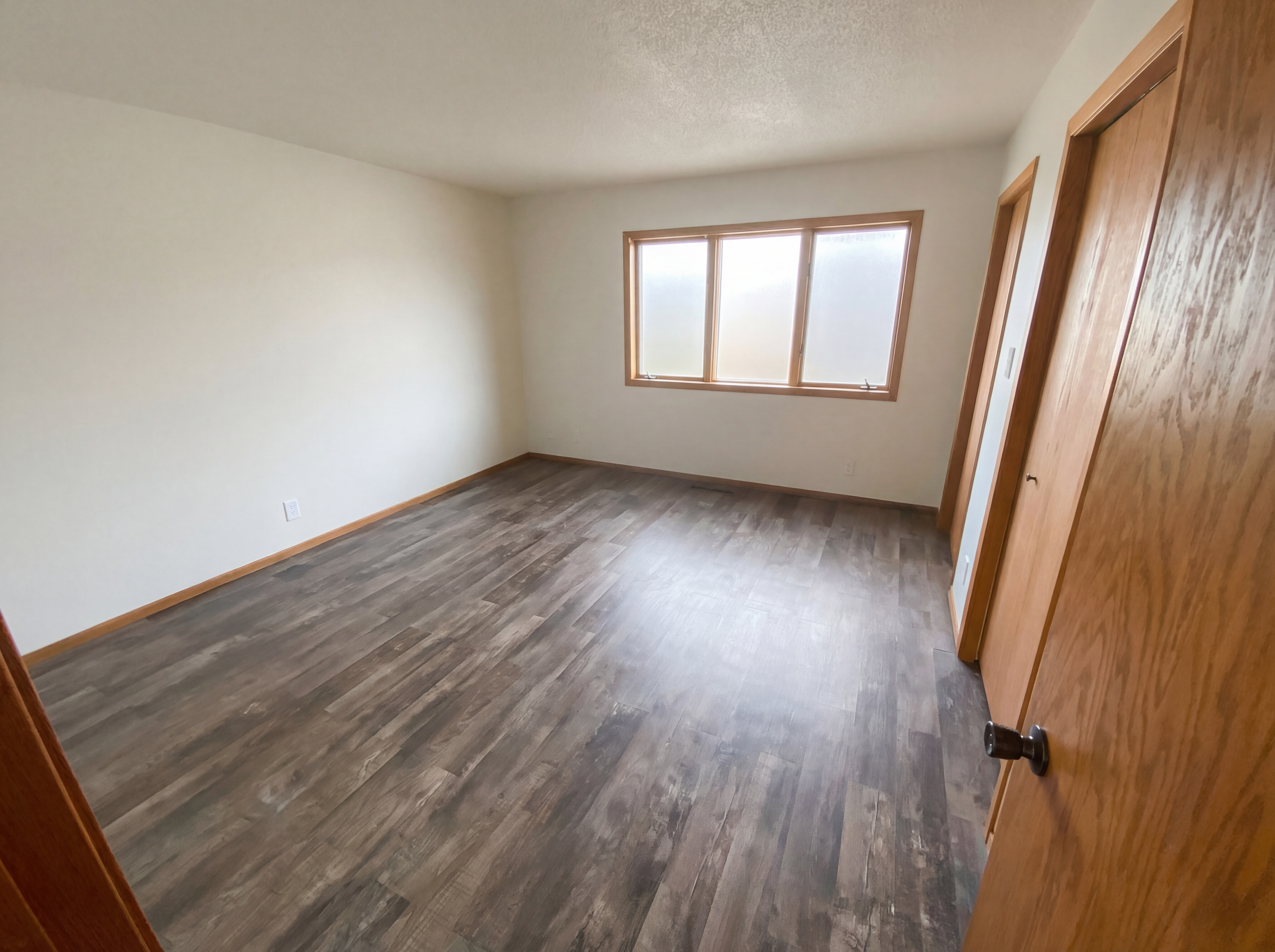 Photo 11 of 18 of 510 24th St SW, Rochester, MN