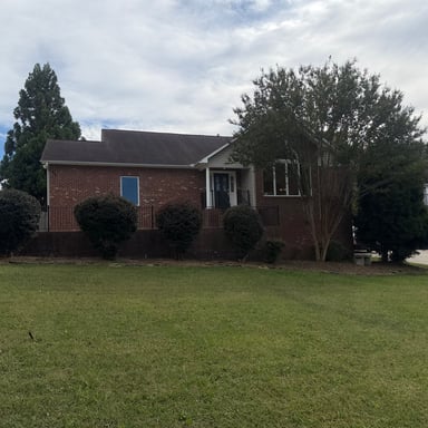 Property photo 1 of 906 Lunar Dr