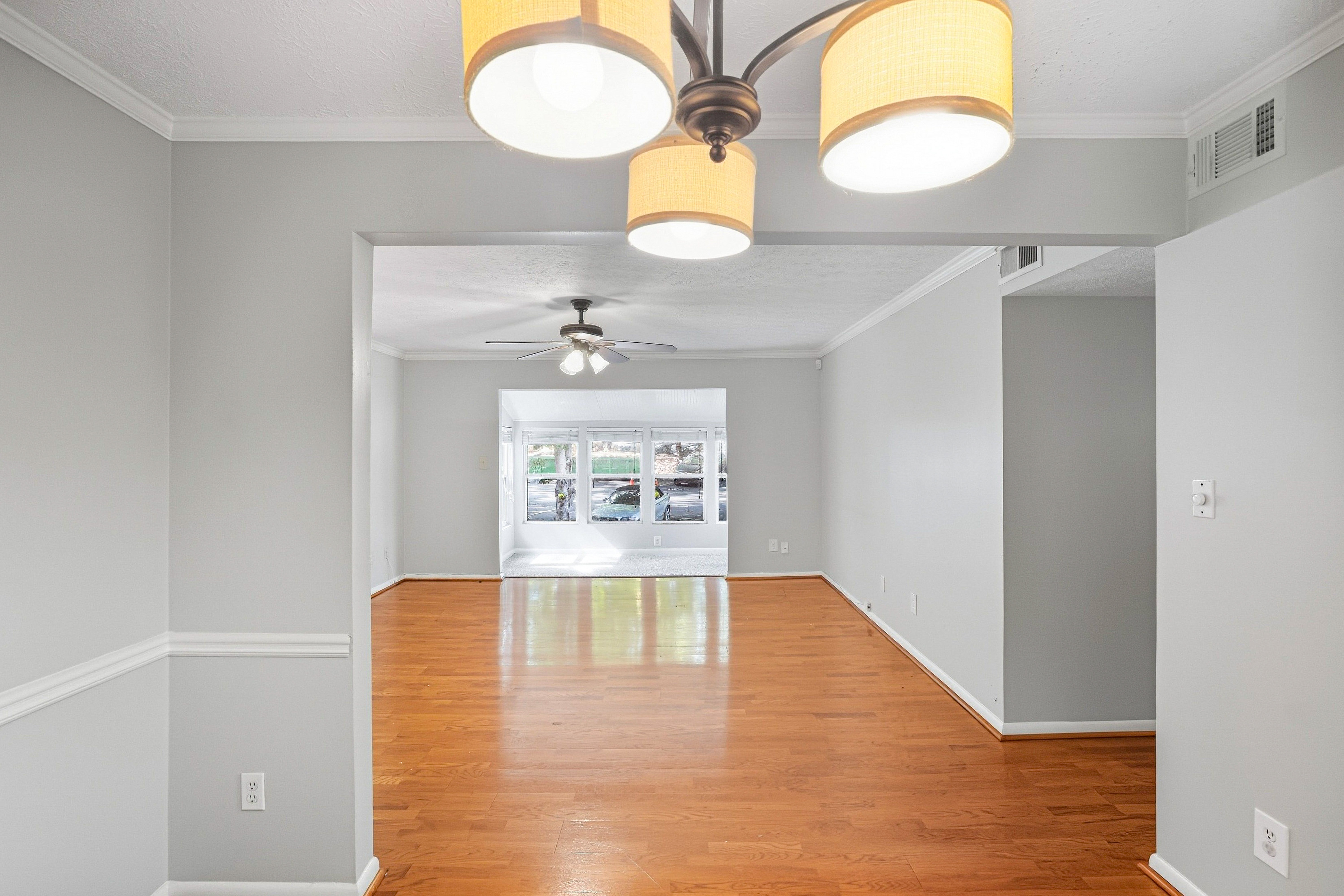 Photo 14 of 30 of 5145 Roswell Rd, Sandy Springs, GA