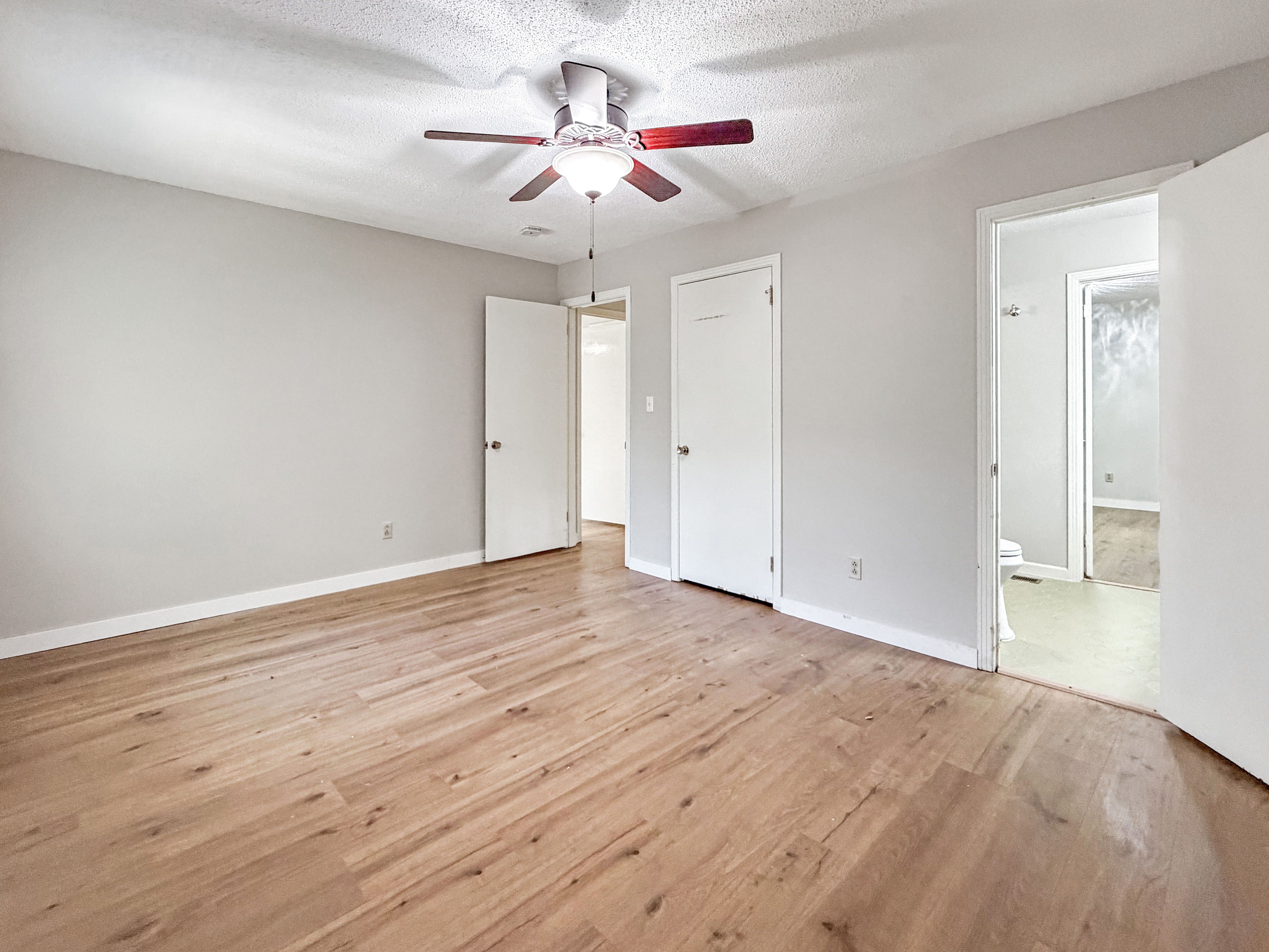 Photo 4 of 24 of 3495 Flintshire Dr, Hoover, AL