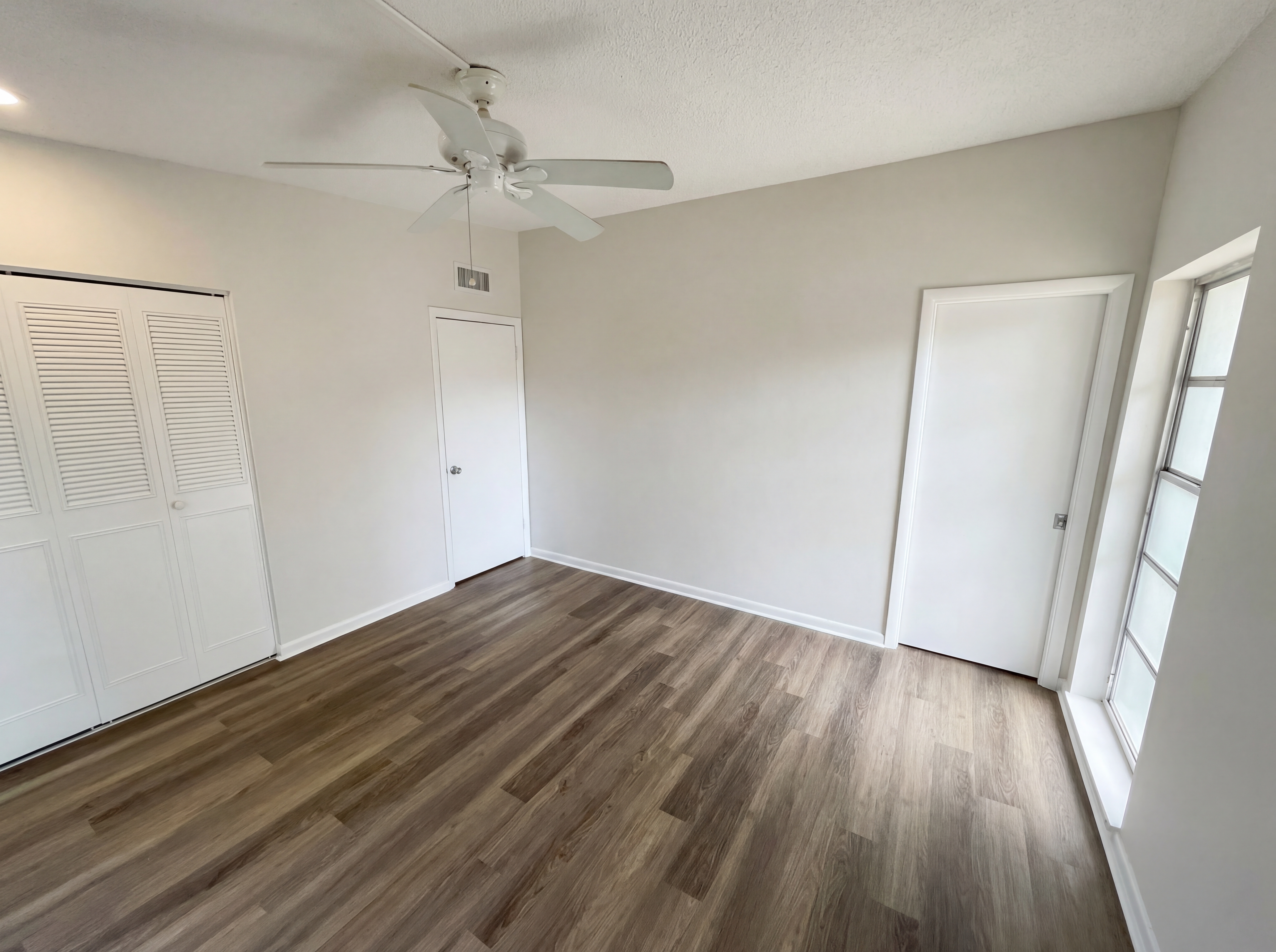 Photo 4 of 26 of 141 SE Calmoso Dr, Port Saint Lucie, FL