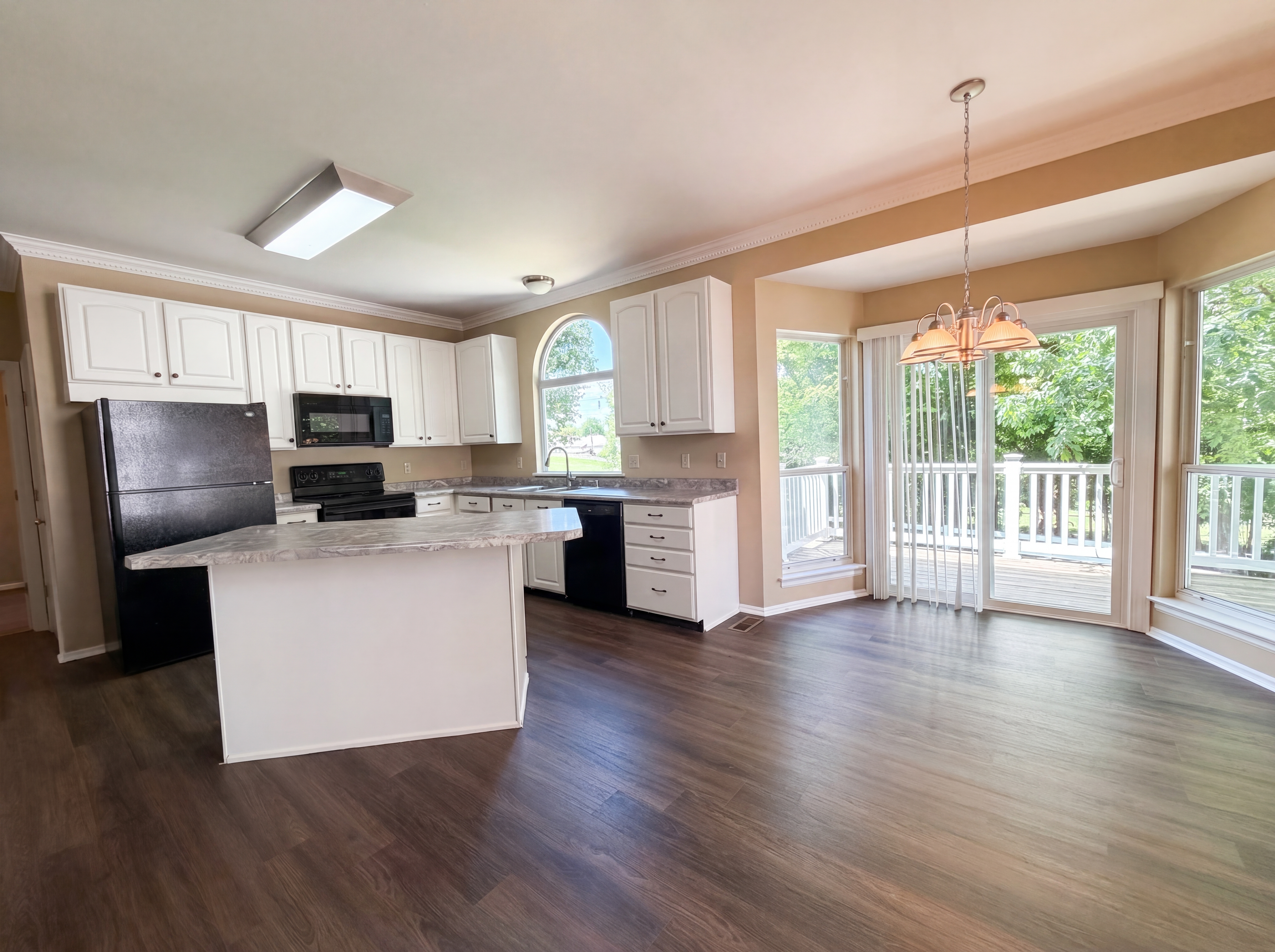 Photo 2 of 33 of 1311 Norwood Hills Dr, O Fallon, MO