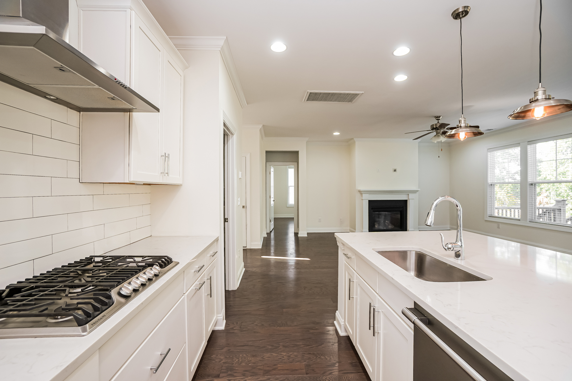Photo 9 of 22 of 1557 Fort Palmetto Cir, Mount Pleasant, SC
