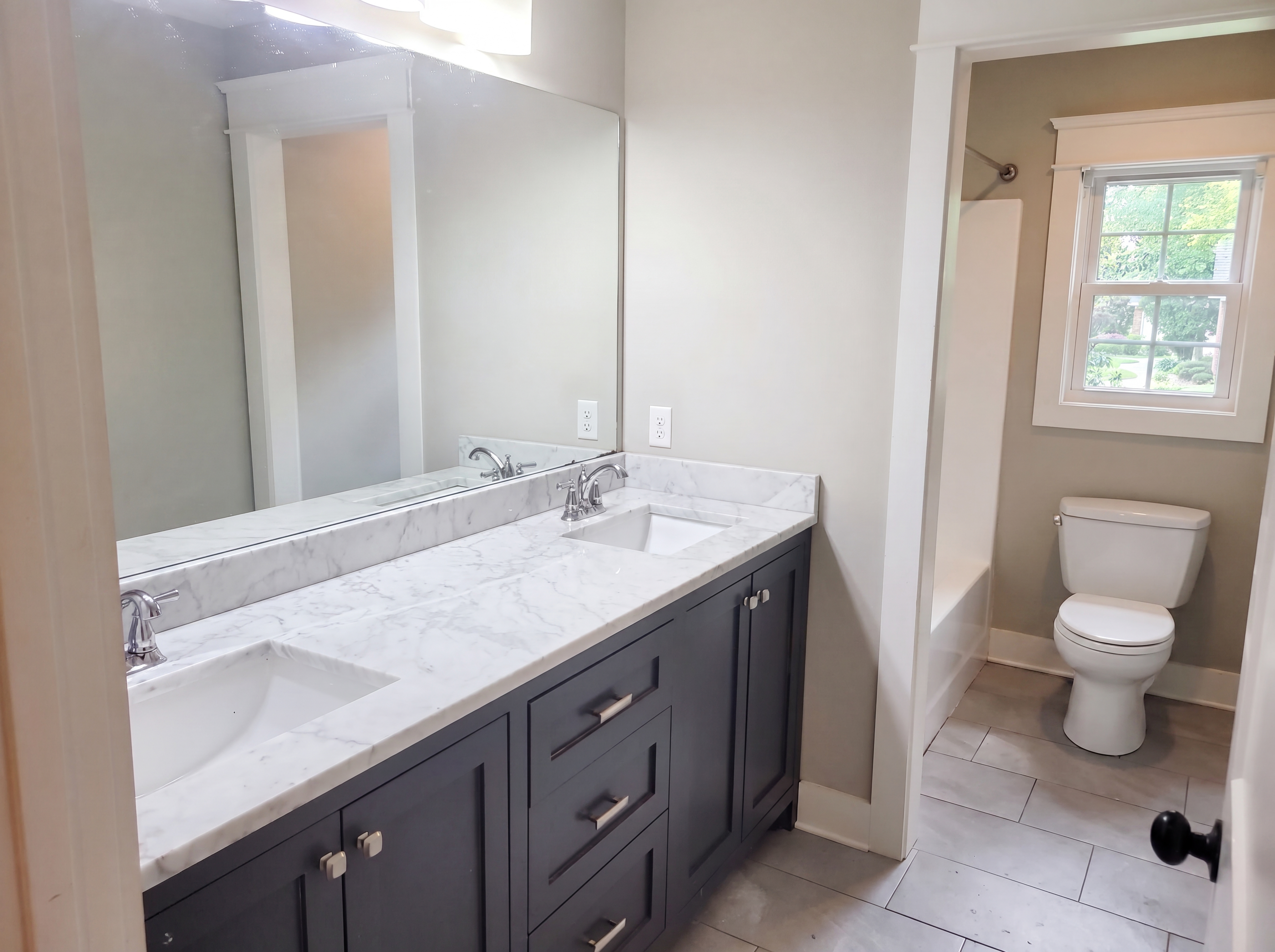 Photo 12 of 38 of 521 Autumnstone Ln, Bowling Green, KY