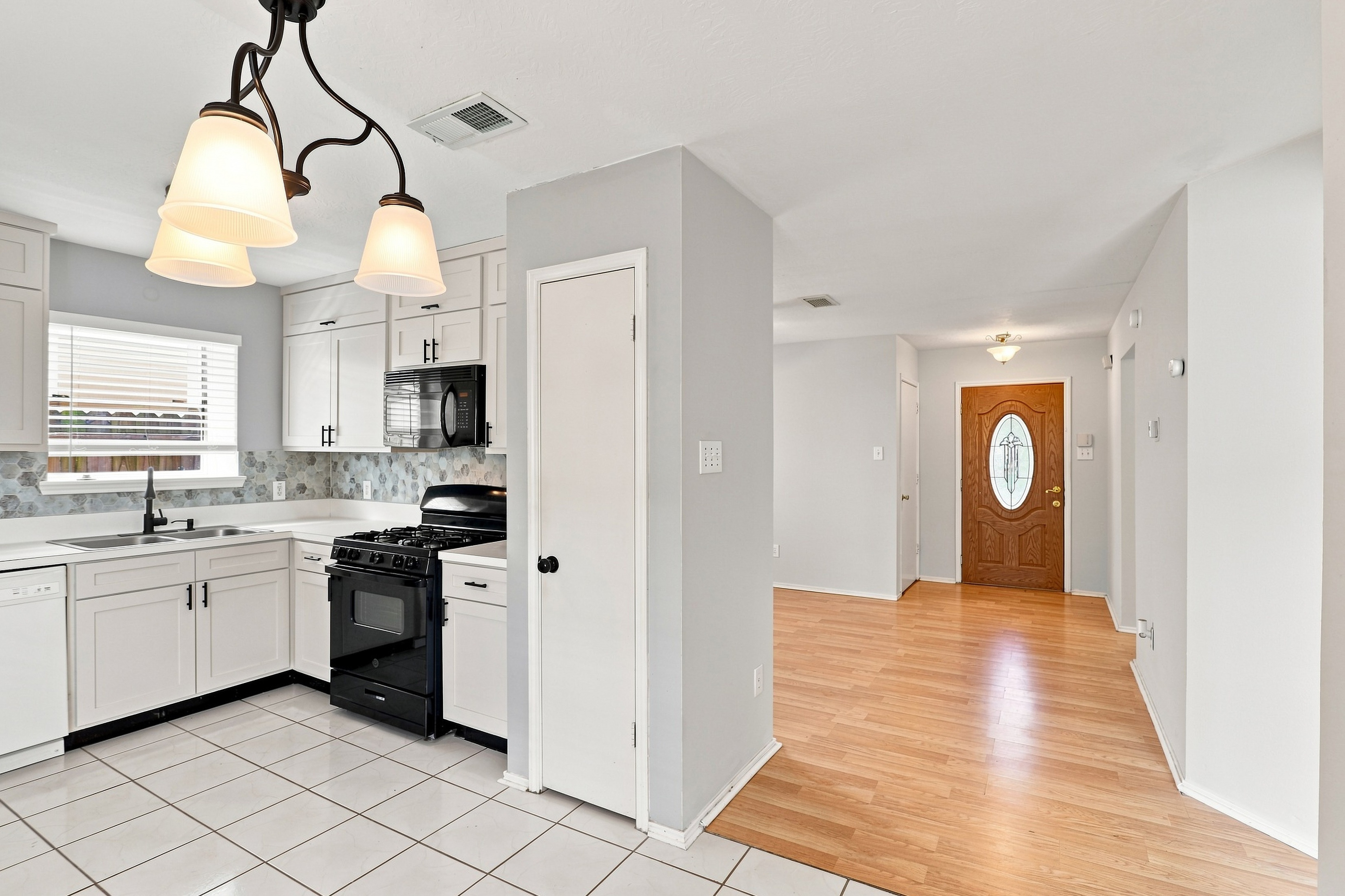 Photo 7 of 26 of 22906 Sherioaks Ln, Spring, TX