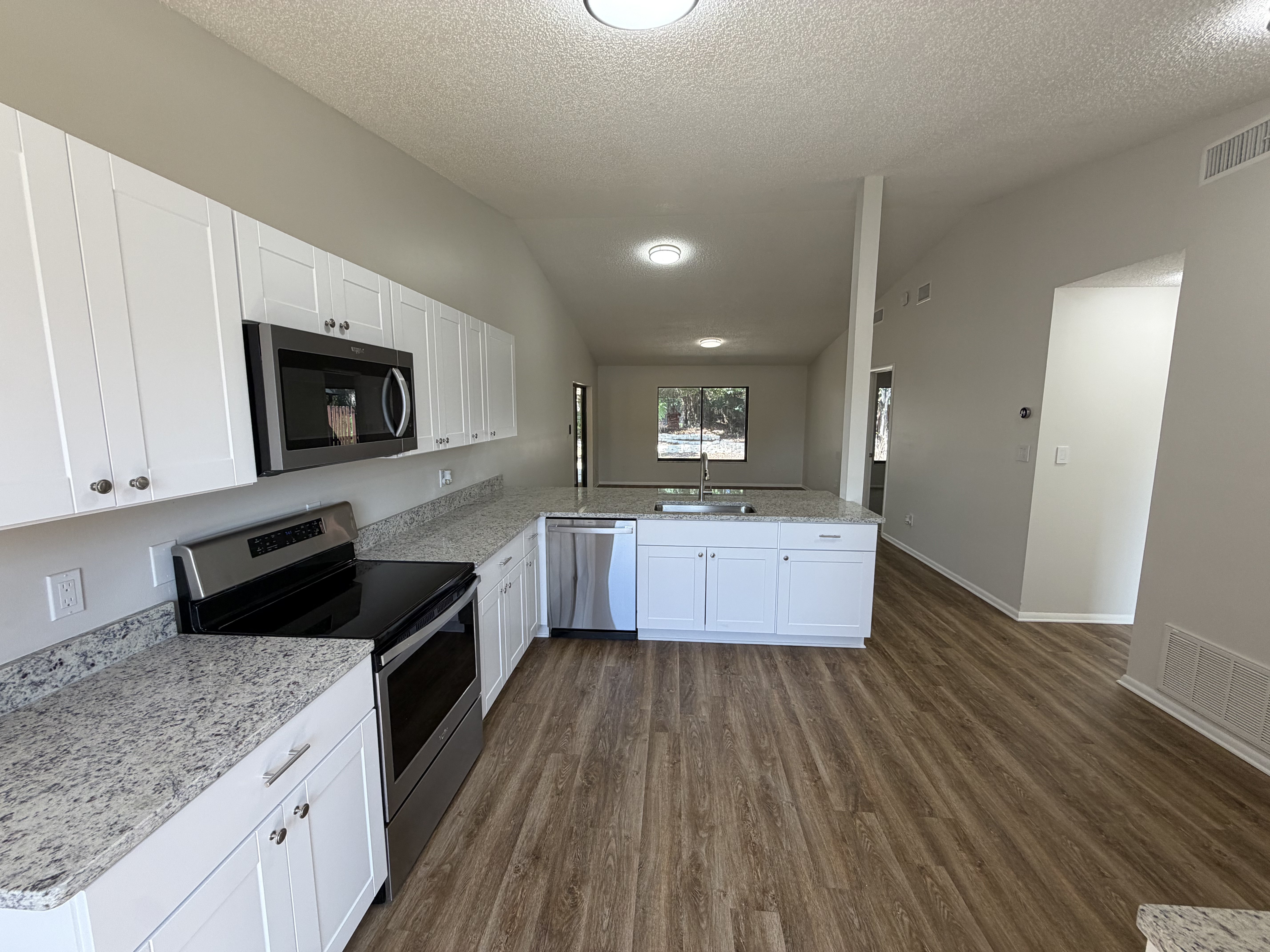Photo 7 of 26 of 190 Pine Knoll Ct, Casselberry, FL