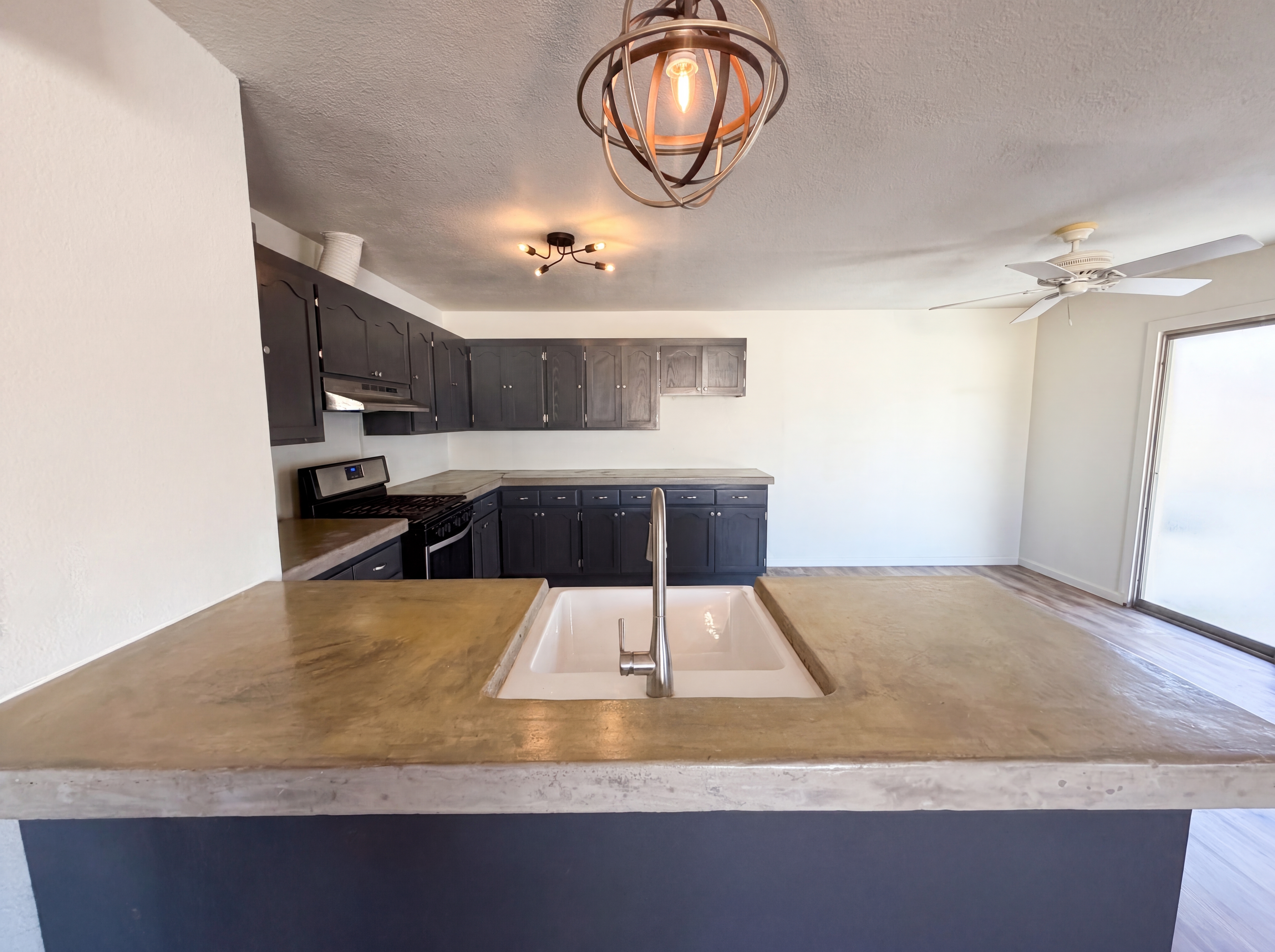 Photo 15 of 22 of 3265 W Mauna Loa Ln, Phoenix, AZ