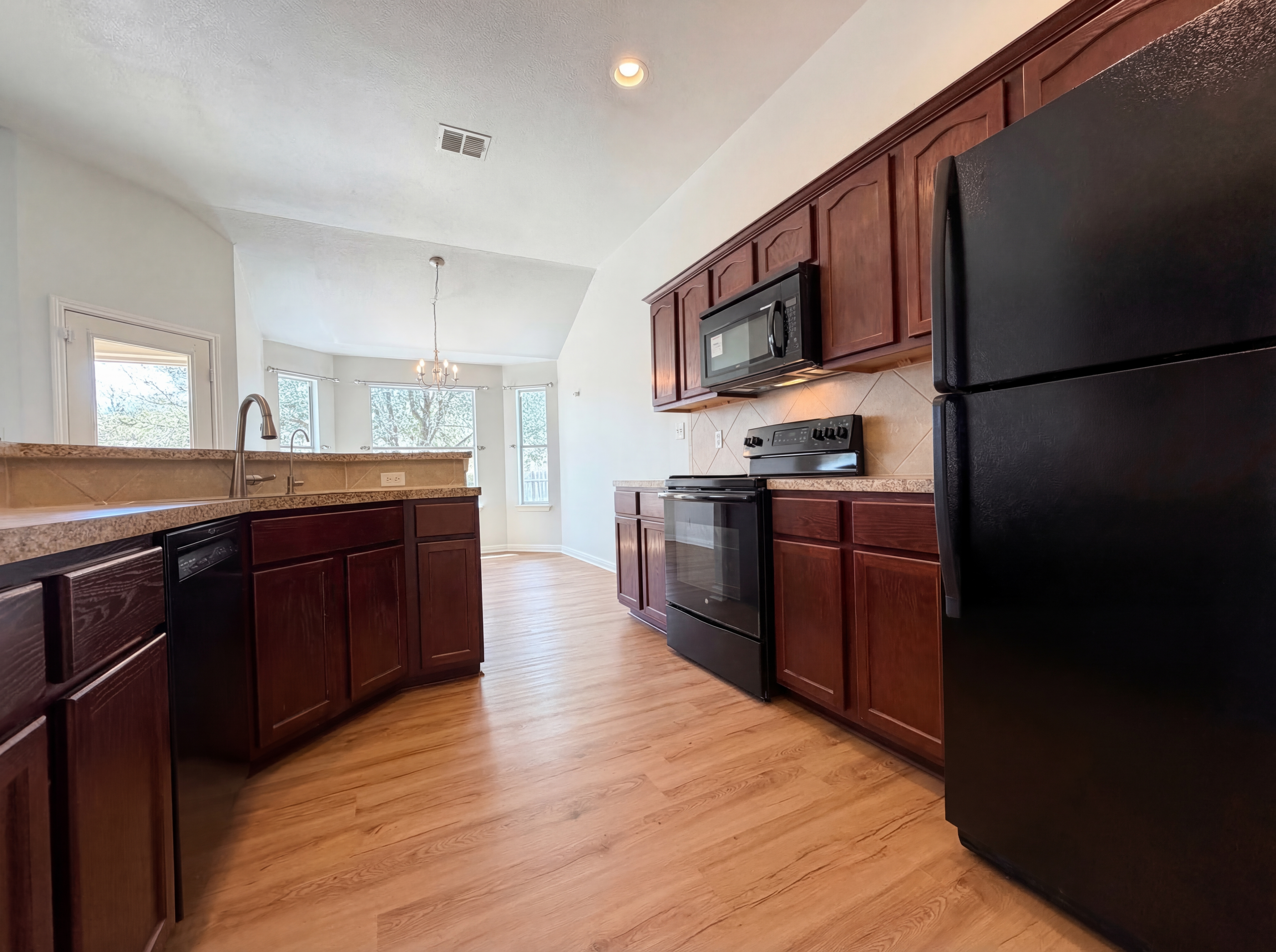 Photo 7 of 17 of 3945 Whisper Fld, Schertz, TX