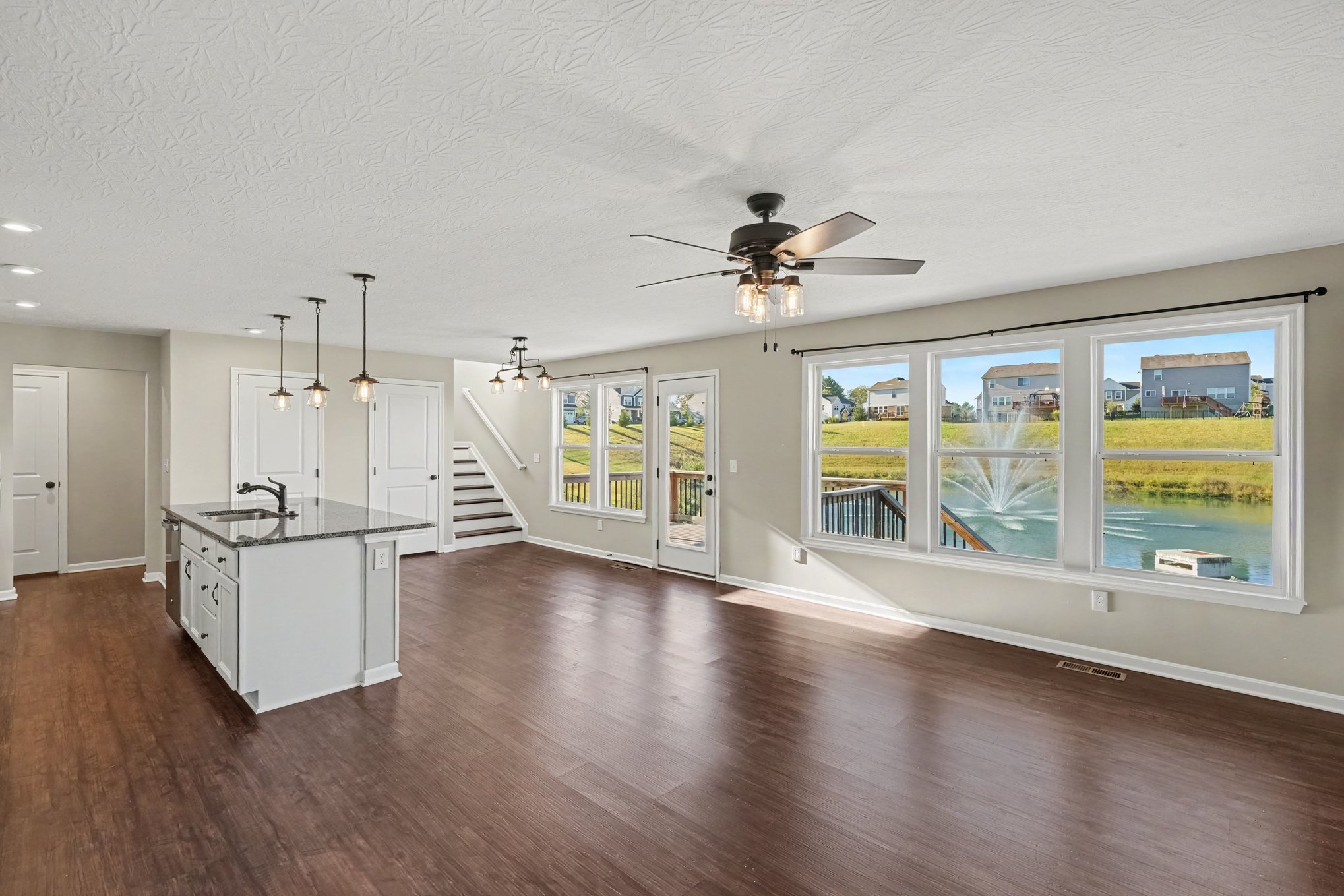 Photo 3 of 17 of 2115 Gray Ct, Hebron, KY
