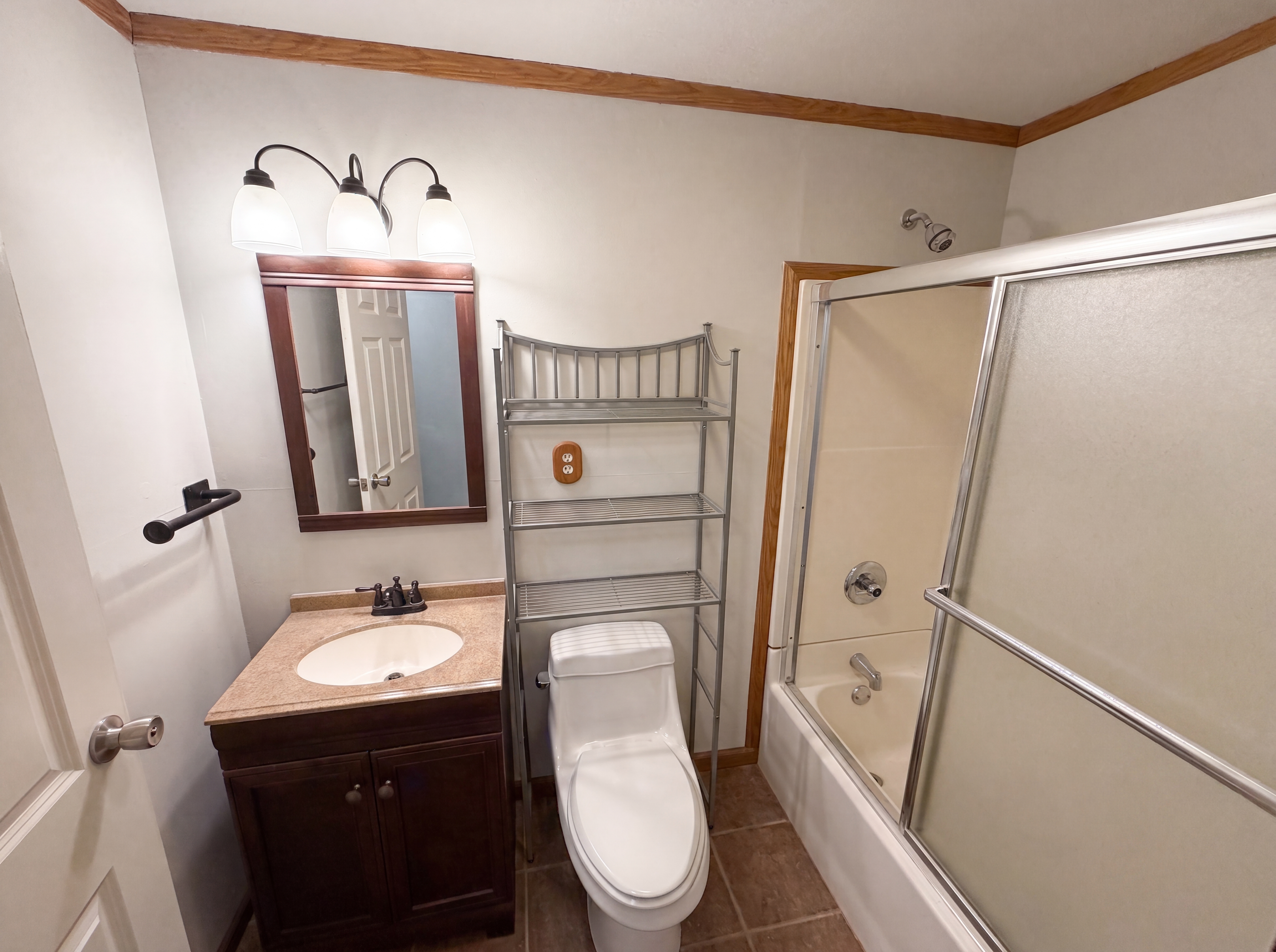 Photo 16 of 23 of 1537 W 74th Pl, Indianapolis, IN