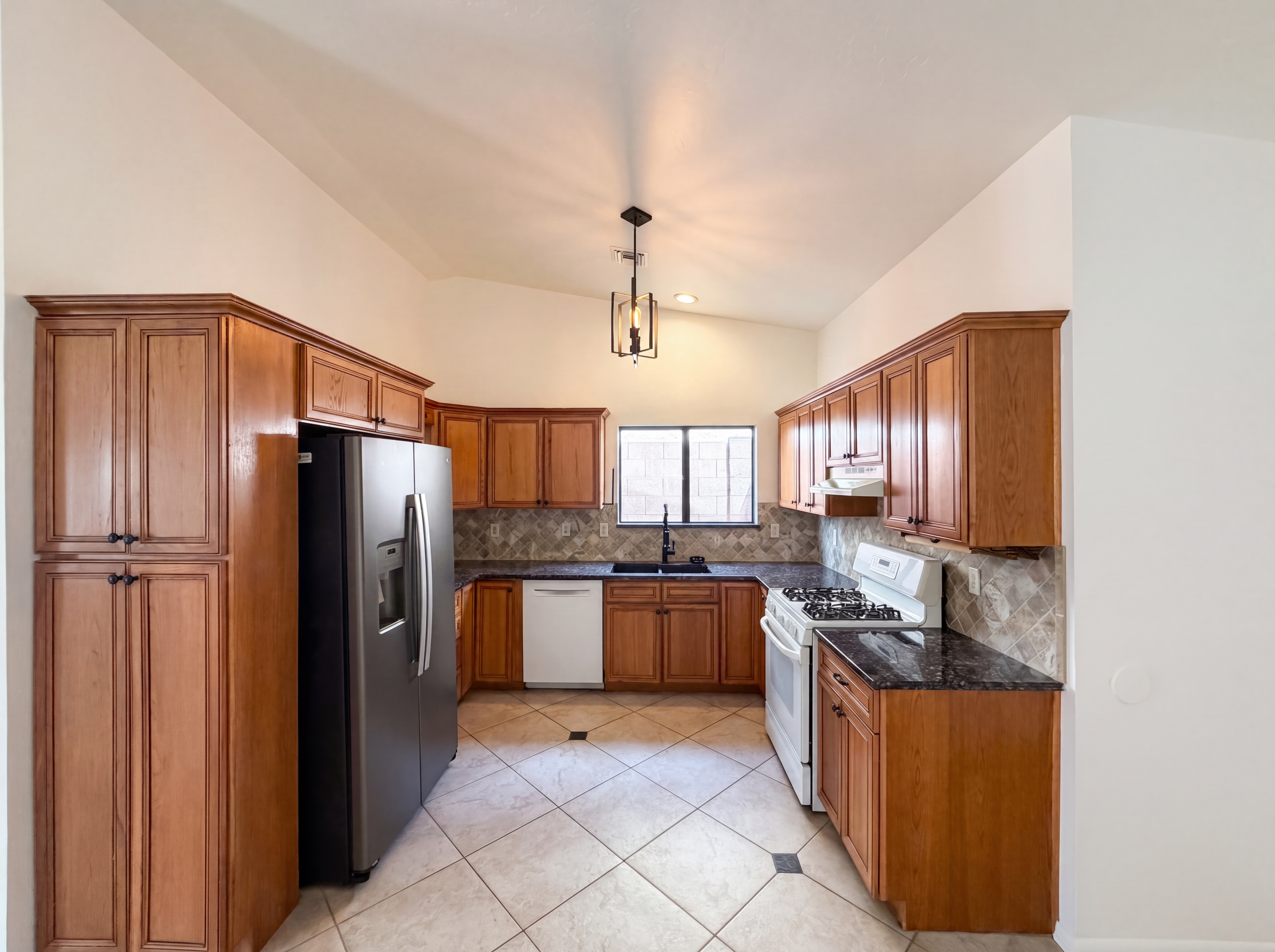 Photo 2 of 19 of 10149 E Danbury Pl, Tucson, AZ