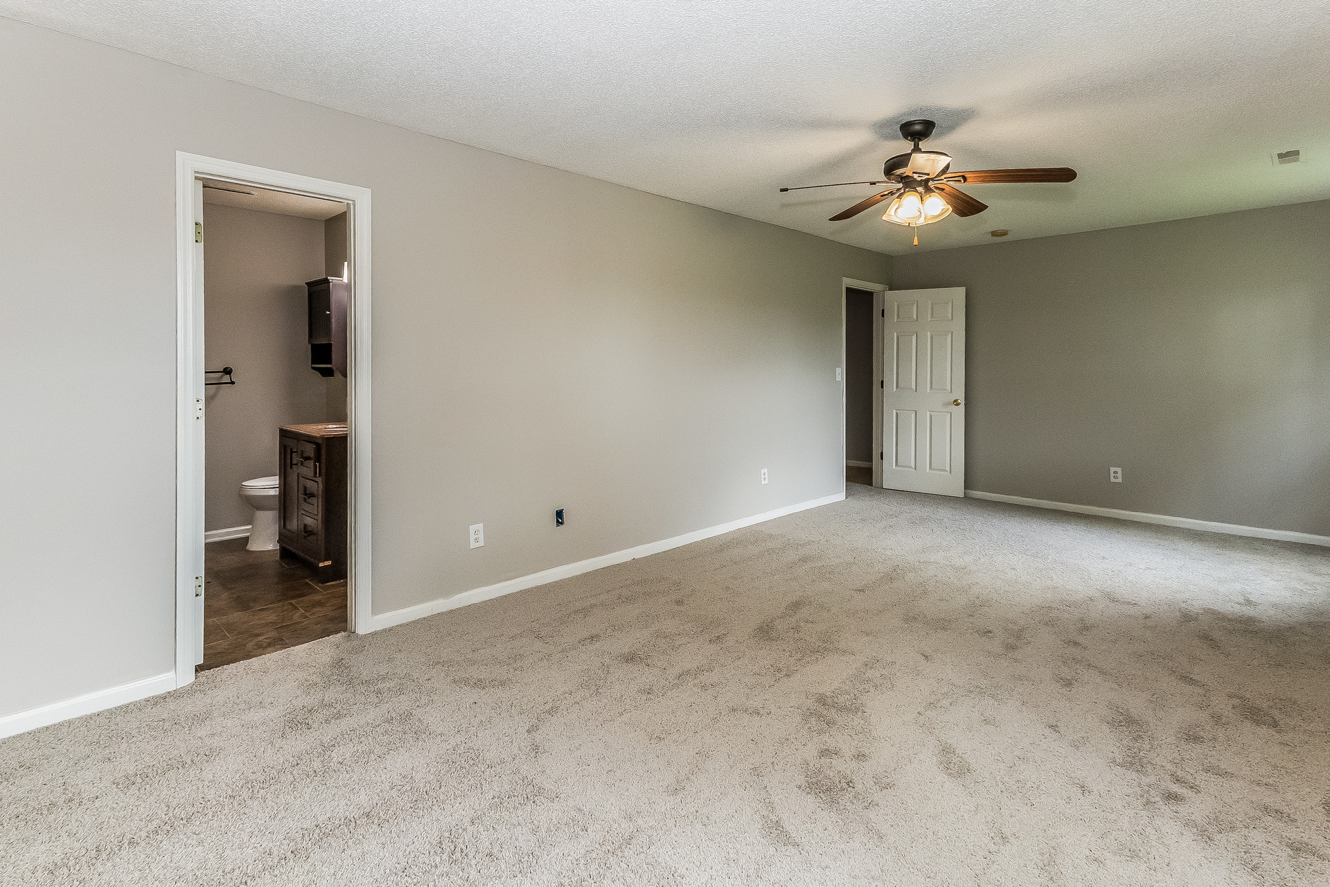 Photo 9 of 21 of 1305 Aubry Dr, Moncks Corner, SC