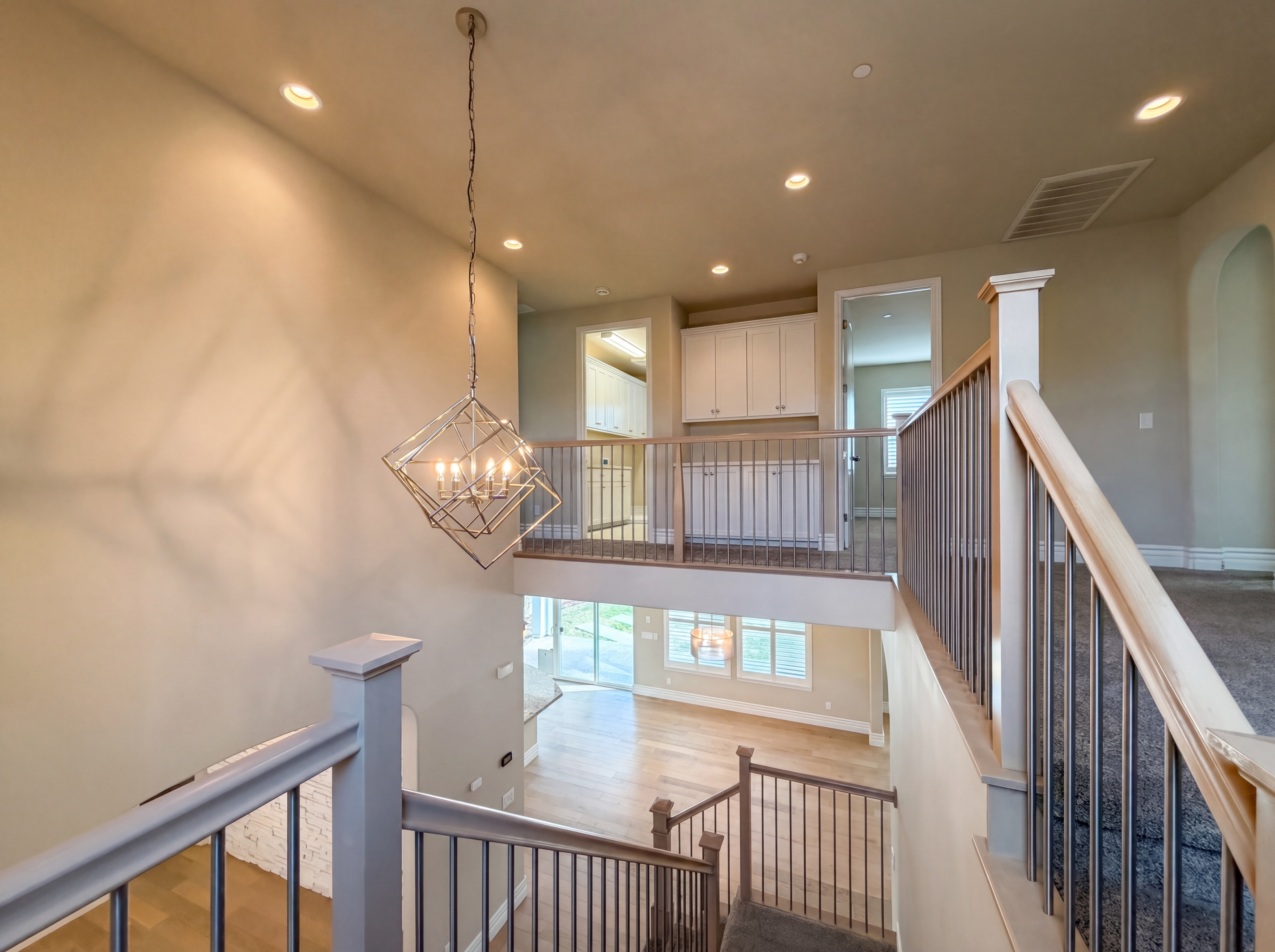 Photo 15 of 36 of 5601 Lakepointe Dr, Rocklin, CA