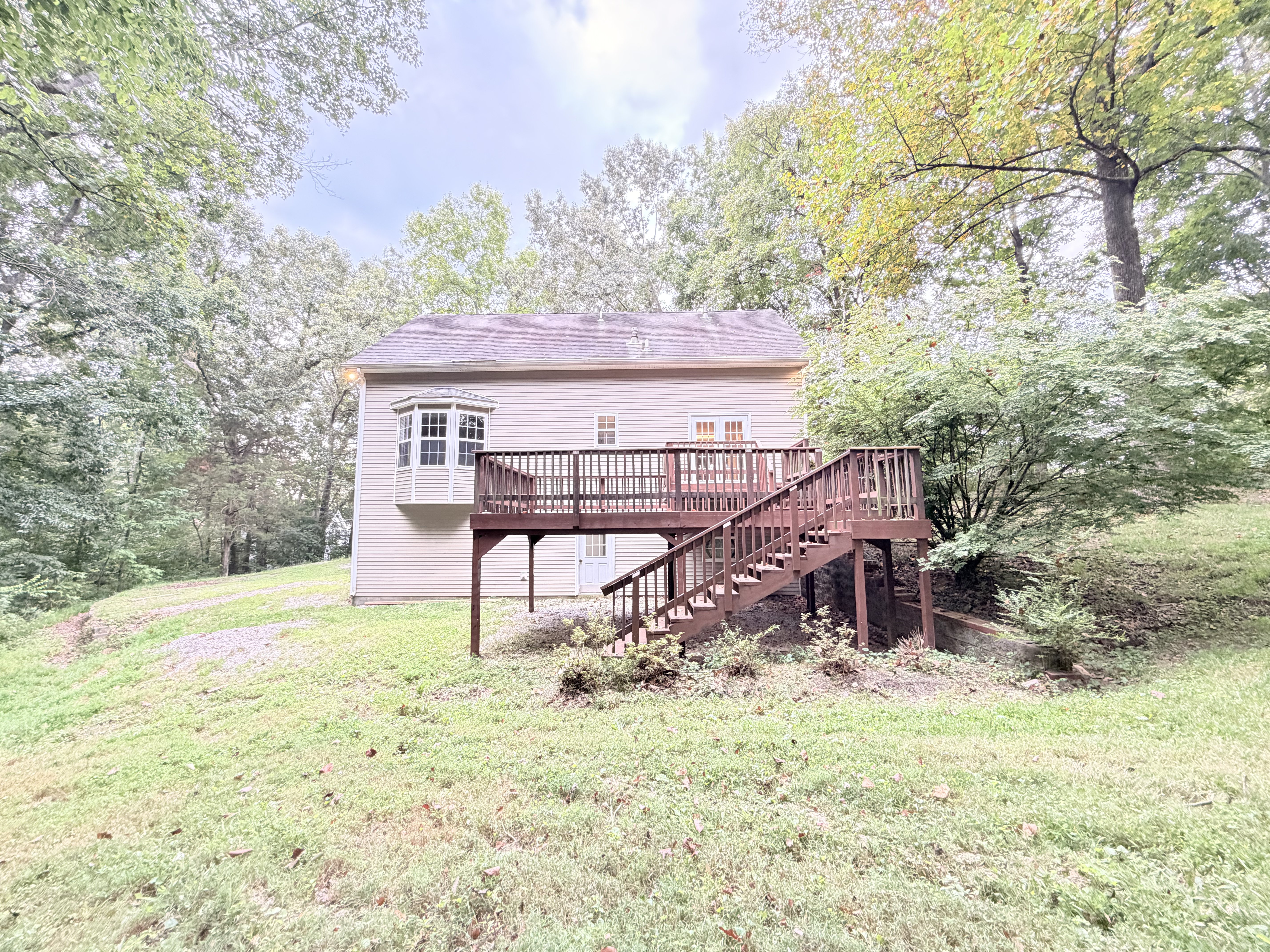 Photo 5 of 24 of 608 Beechtree Ct, Burns, TN
