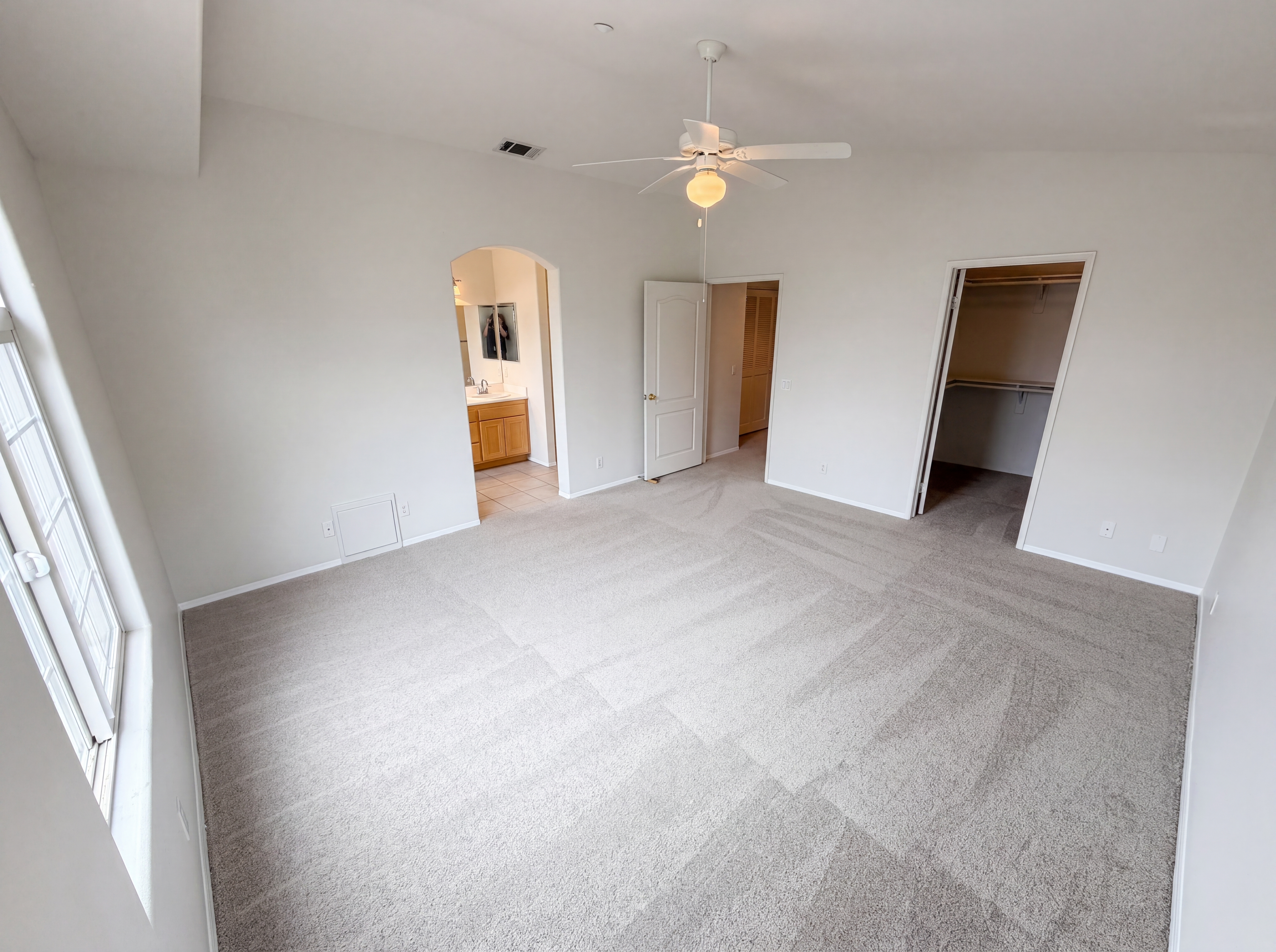 Photo 4 of 40 of 1242 Heritage Way, Covina, CA
