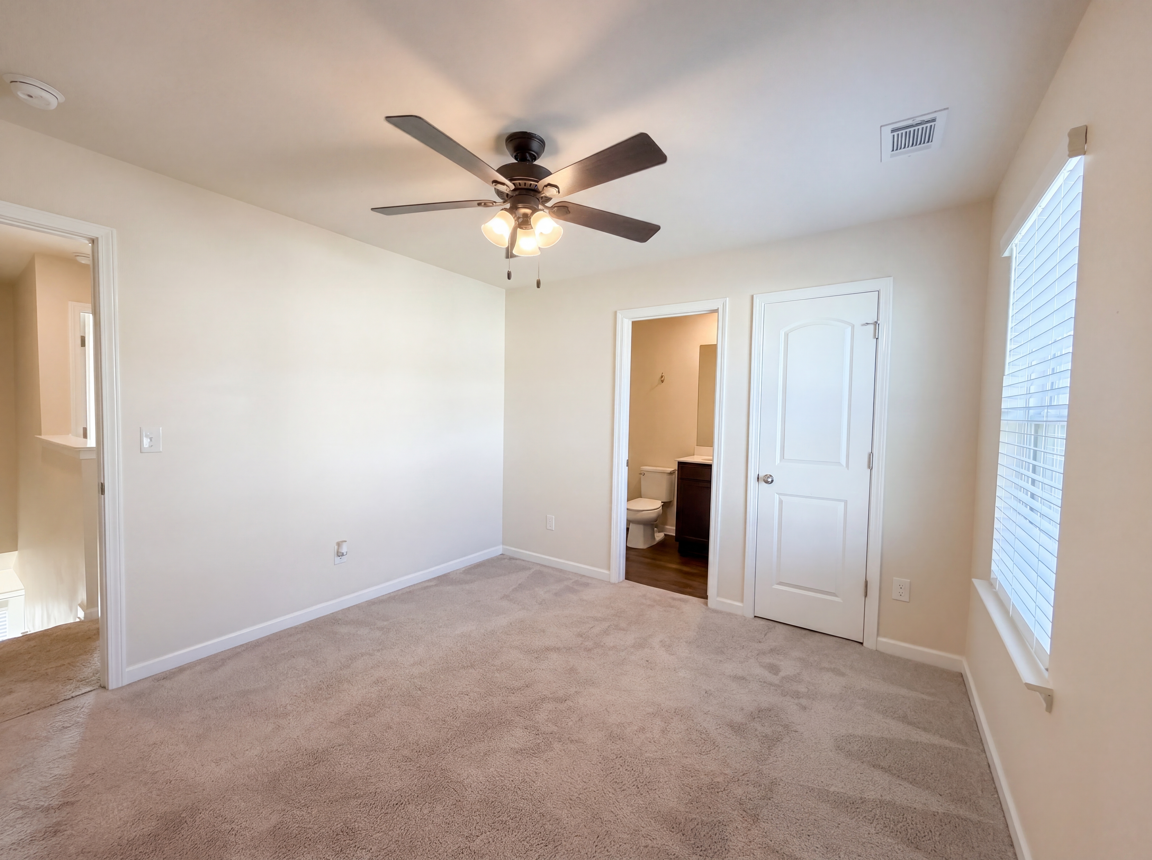 Photo 9 of 19 of 107 David Bolin Dr, La Vergne, TN