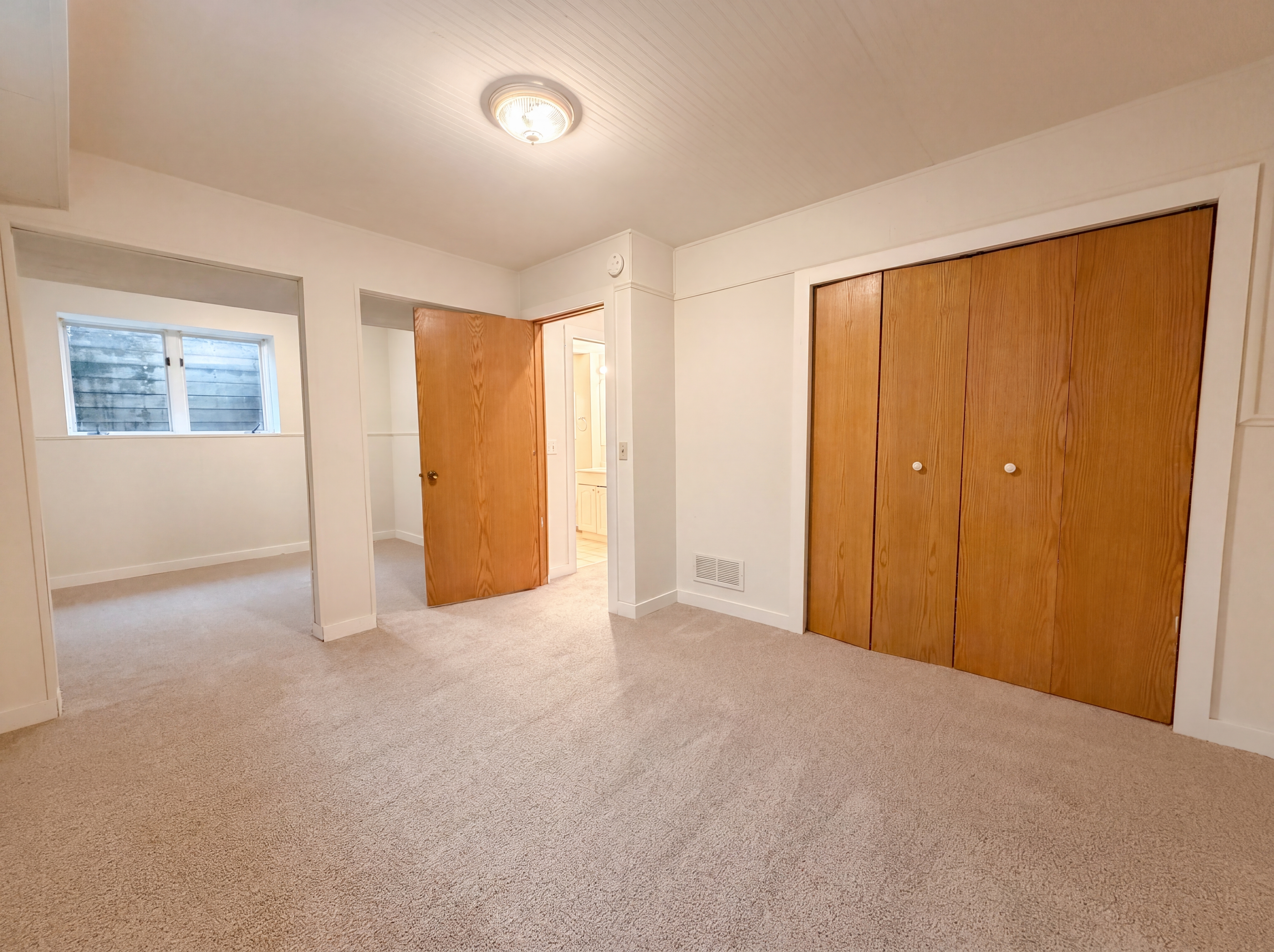 Photo 17 of 20 of 6475 Grand View Dr, Eden Prairie, MN
