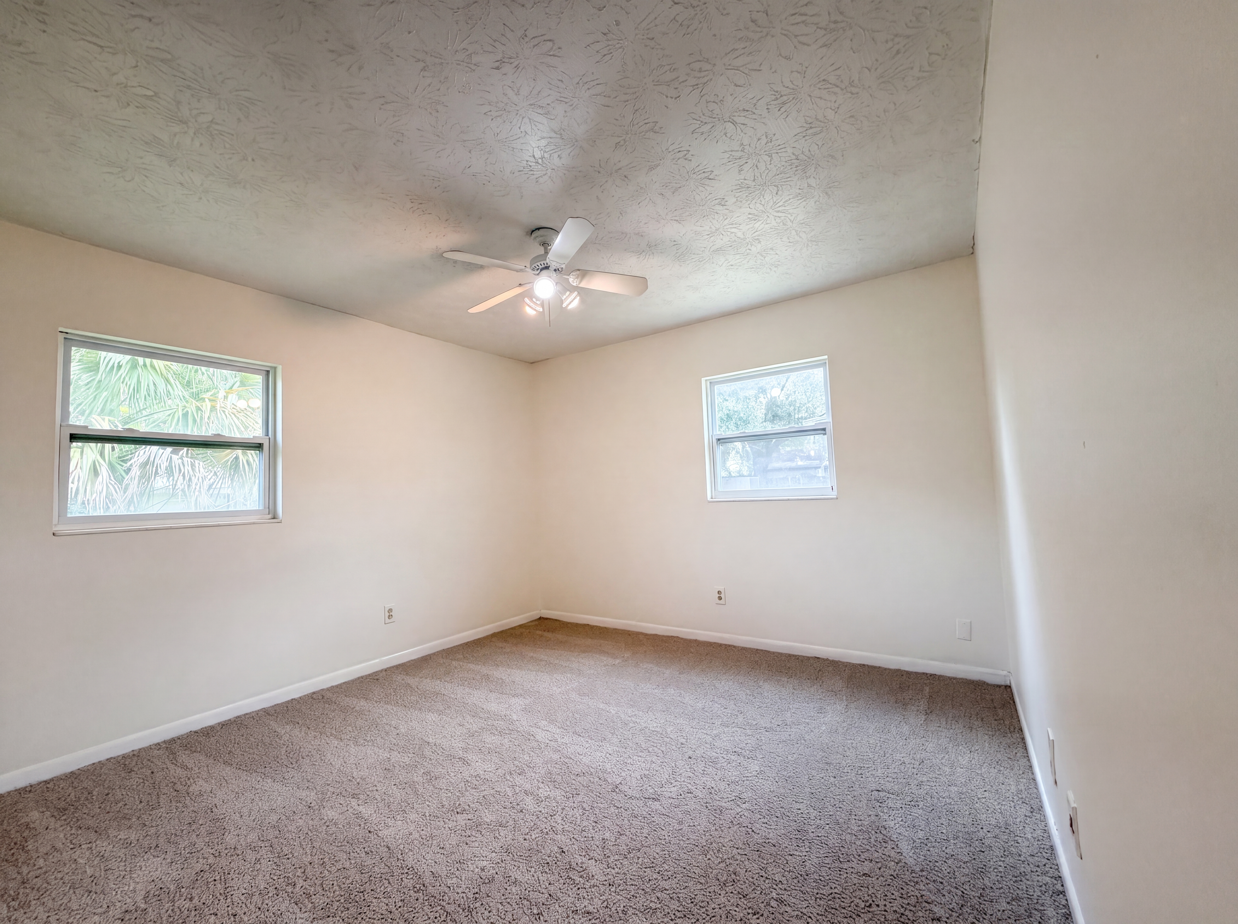 Photo 19 of 24 of 7842 Rondeau Dr E, Jacksonville, FL