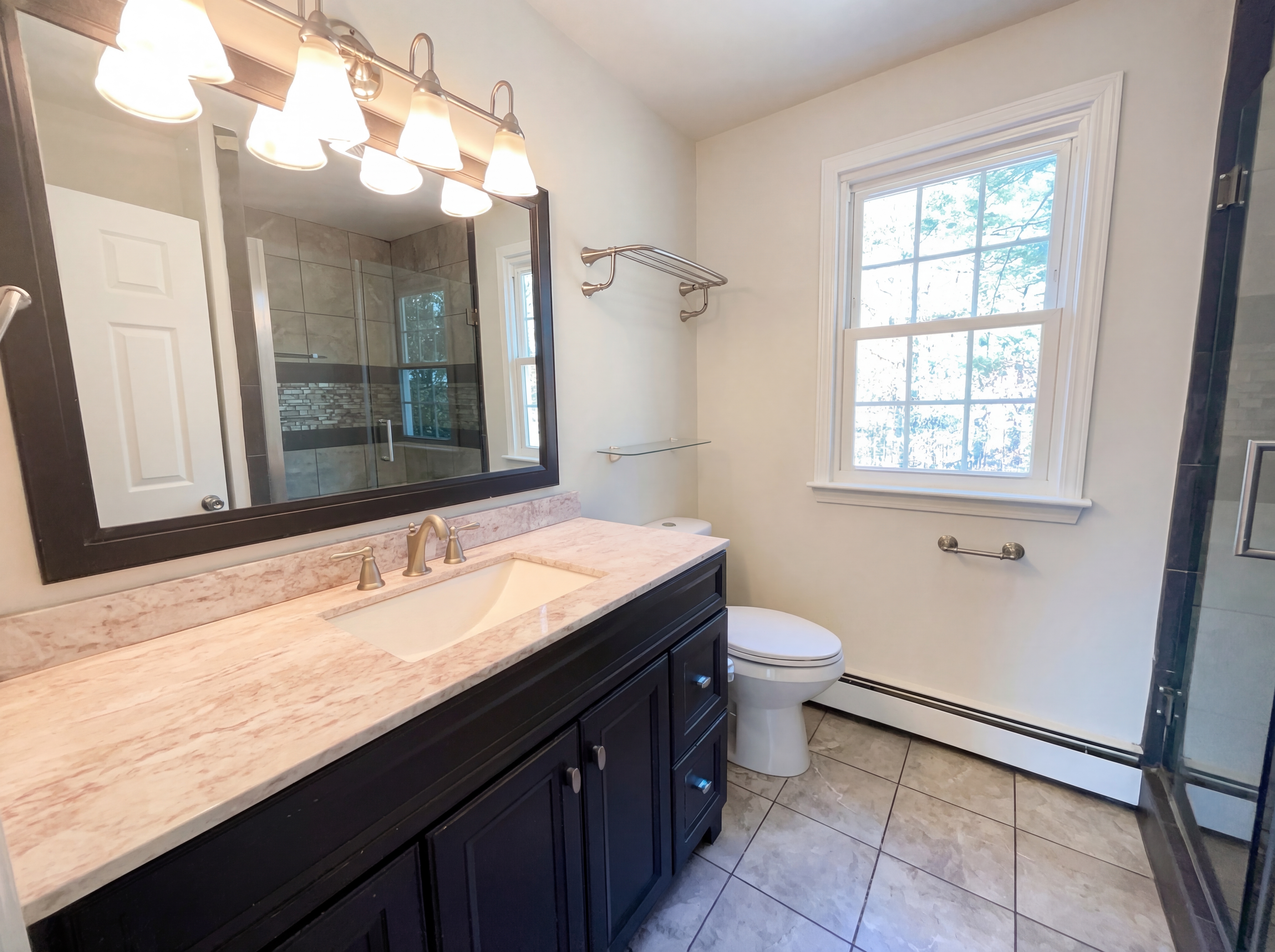 Photo 17 of 36 of 5 Tracy Ann Dr, North Grafton, MA